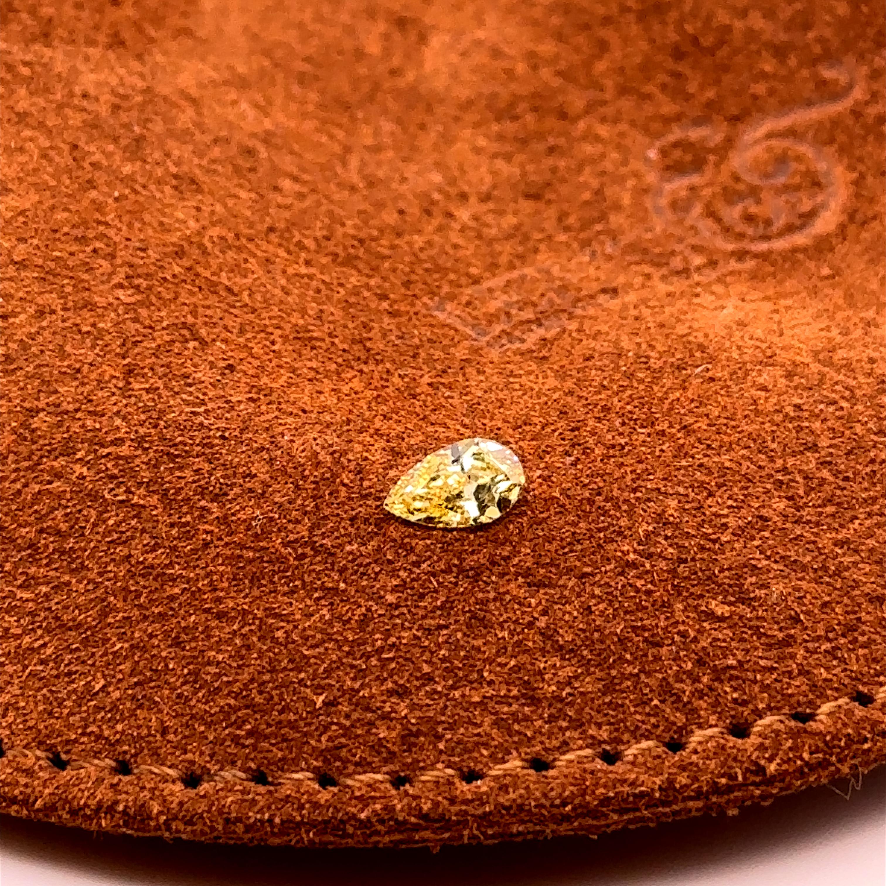GIA Loose Natural Fancy Vivid Yellow Diamond 0.52ct For Sale 2