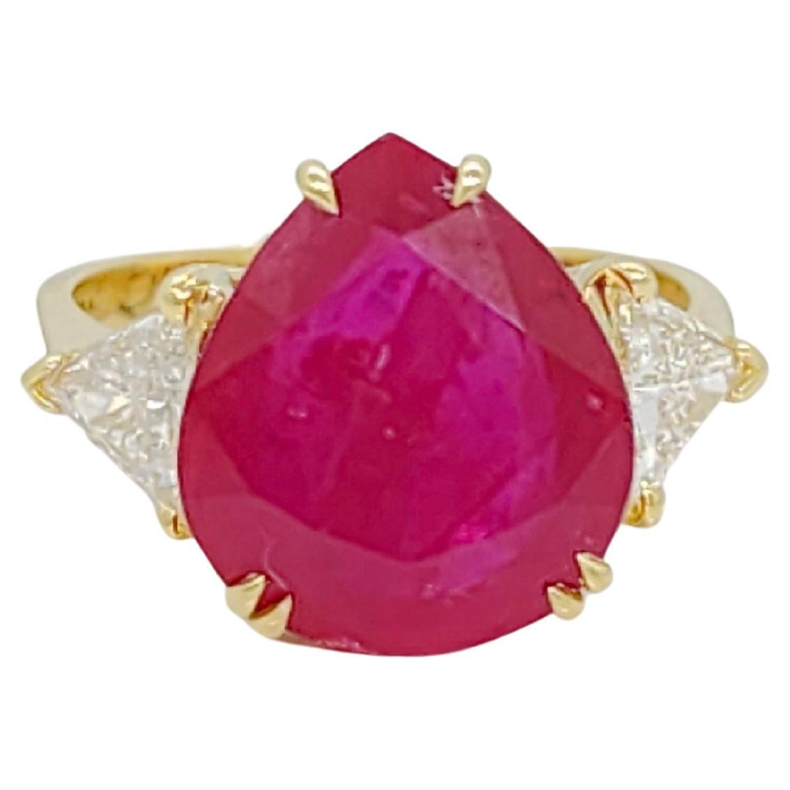 GIA Mozambique Ruby Pear and White Diamond Trillion Three Stone Ring In New Condition For Sale In Los Angeles, CA