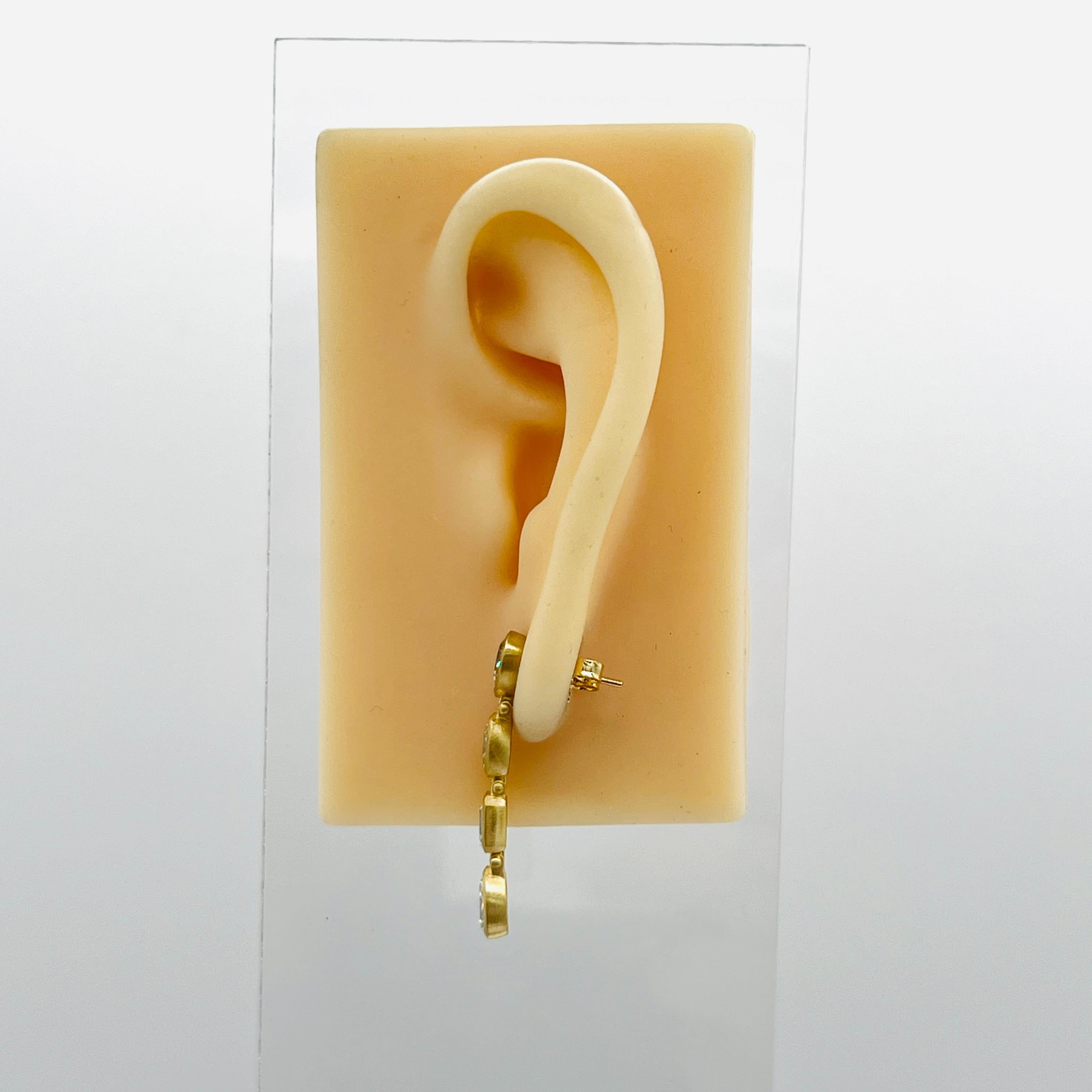 Taglio a goccia GIA Orecchini con diamanti a castone a forma multipla in oro giallo 18 carati in vendita