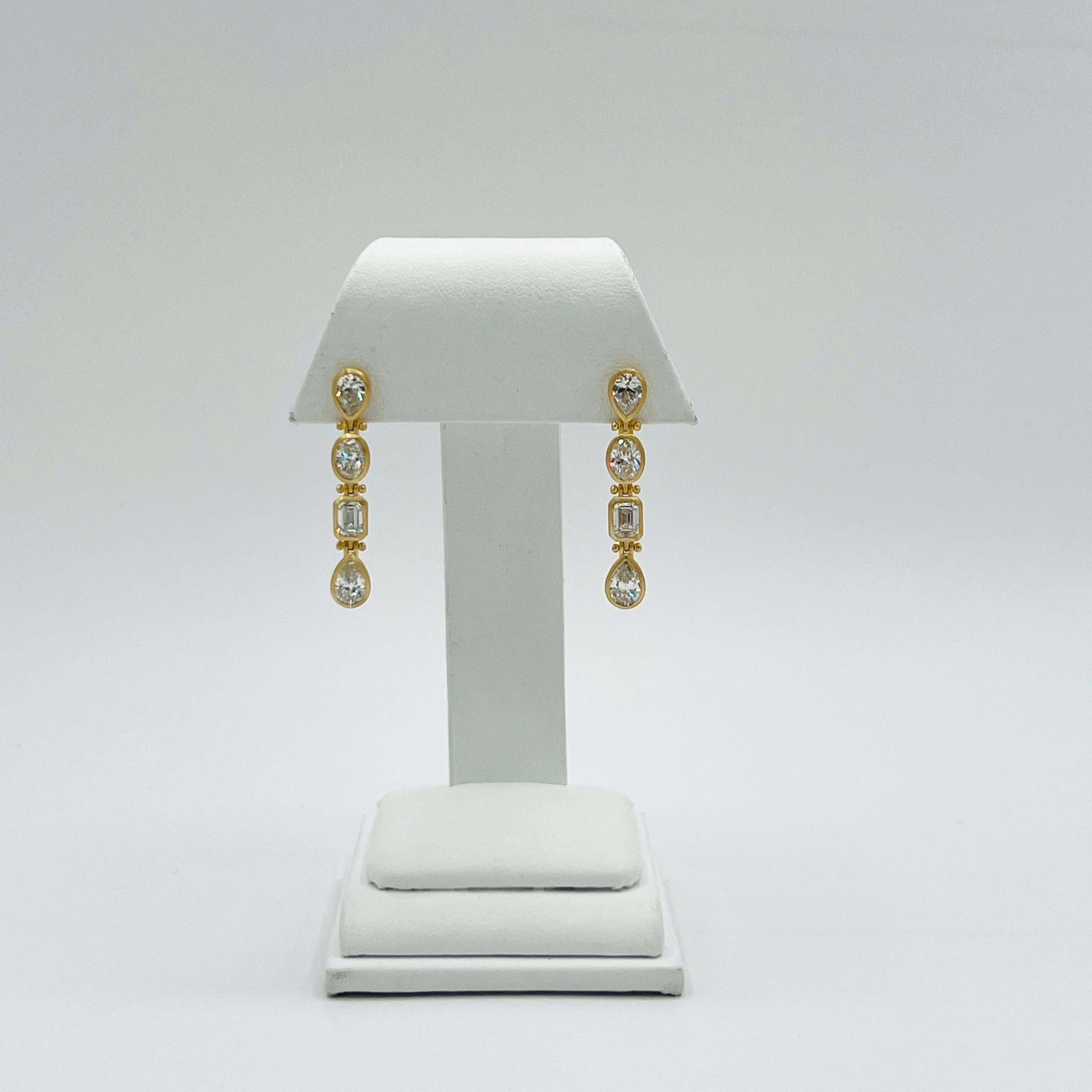 da uomo o donna GIA Orecchini con diamanti a castone a forma multipla in oro giallo 18 carati in vendita