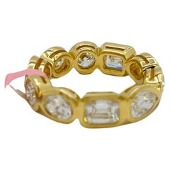 Bague à chaton en or jaune 18 carats avec diamants multiformes GIA