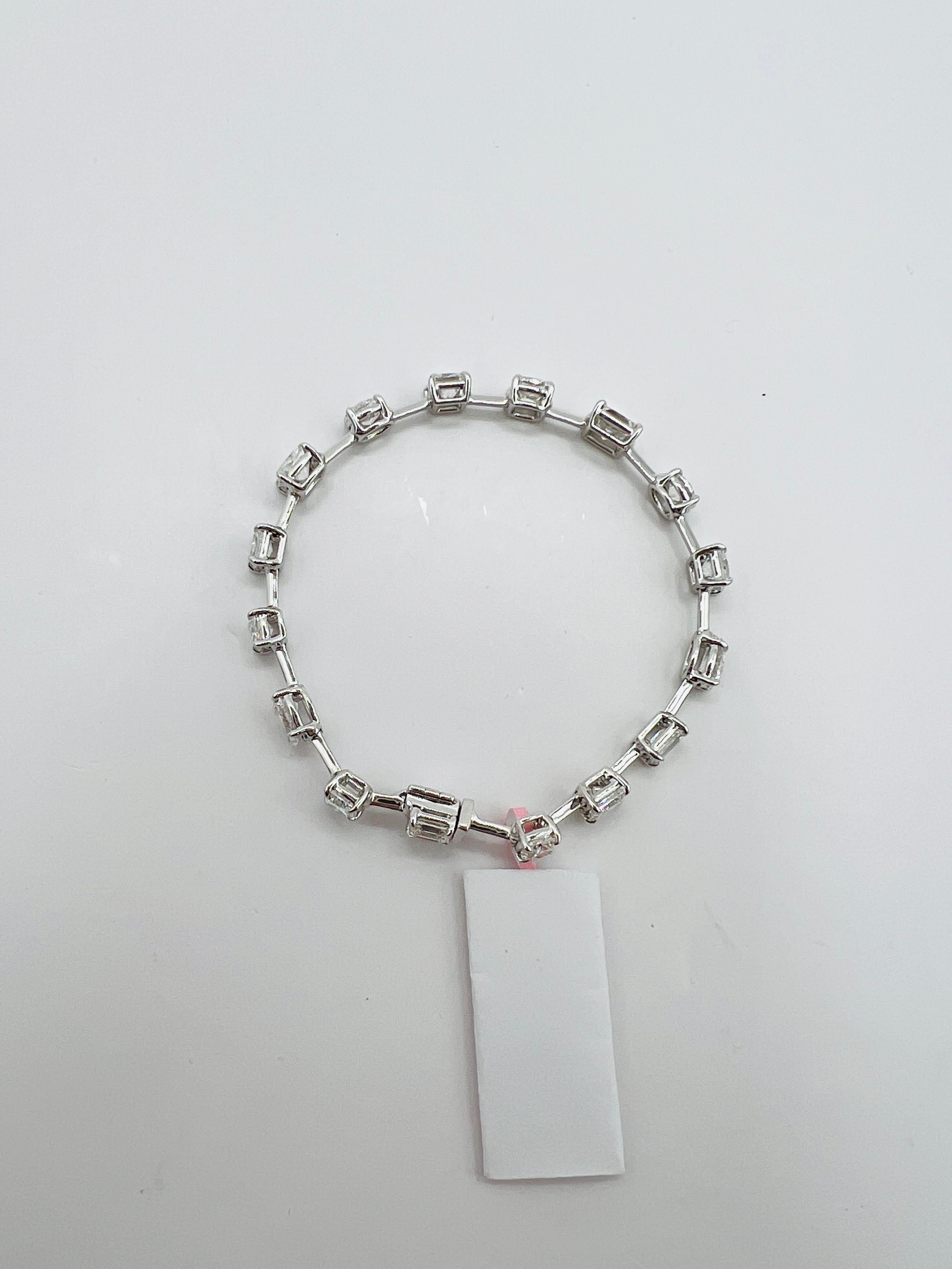 Femenino o masculino GIA Multi-Shape White Diamond Bracelet in 18K White Gold en venta