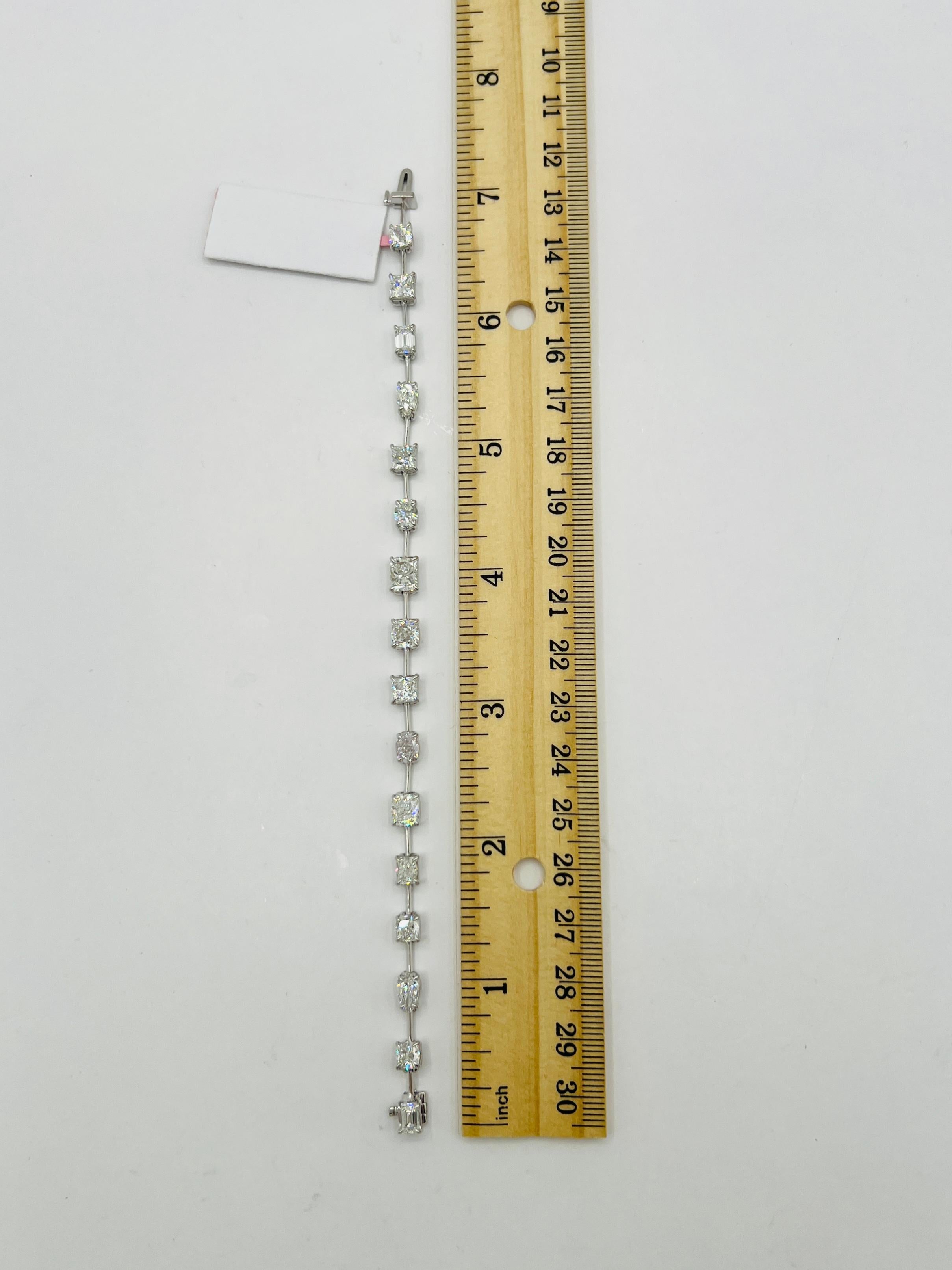 GIA Multi-Shape White Diamond Bracelet in 18K White Gold en venta 4