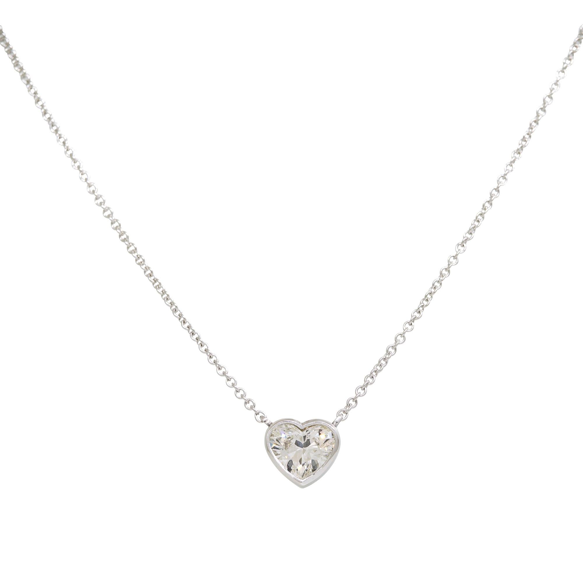 Moderne Collier flottant en or 18 carats avec diamants naturels en forme de cœur de 1,01 carat certifiés GIA en vente