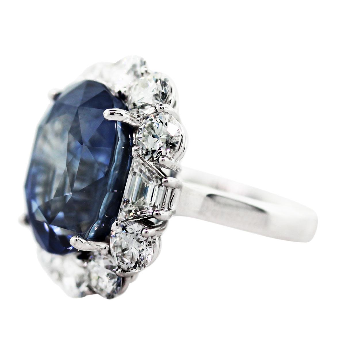 Bague en platine avec saphir bleu ovale de 18,28 carats certifié GIA, en stock Pour femmes en vente