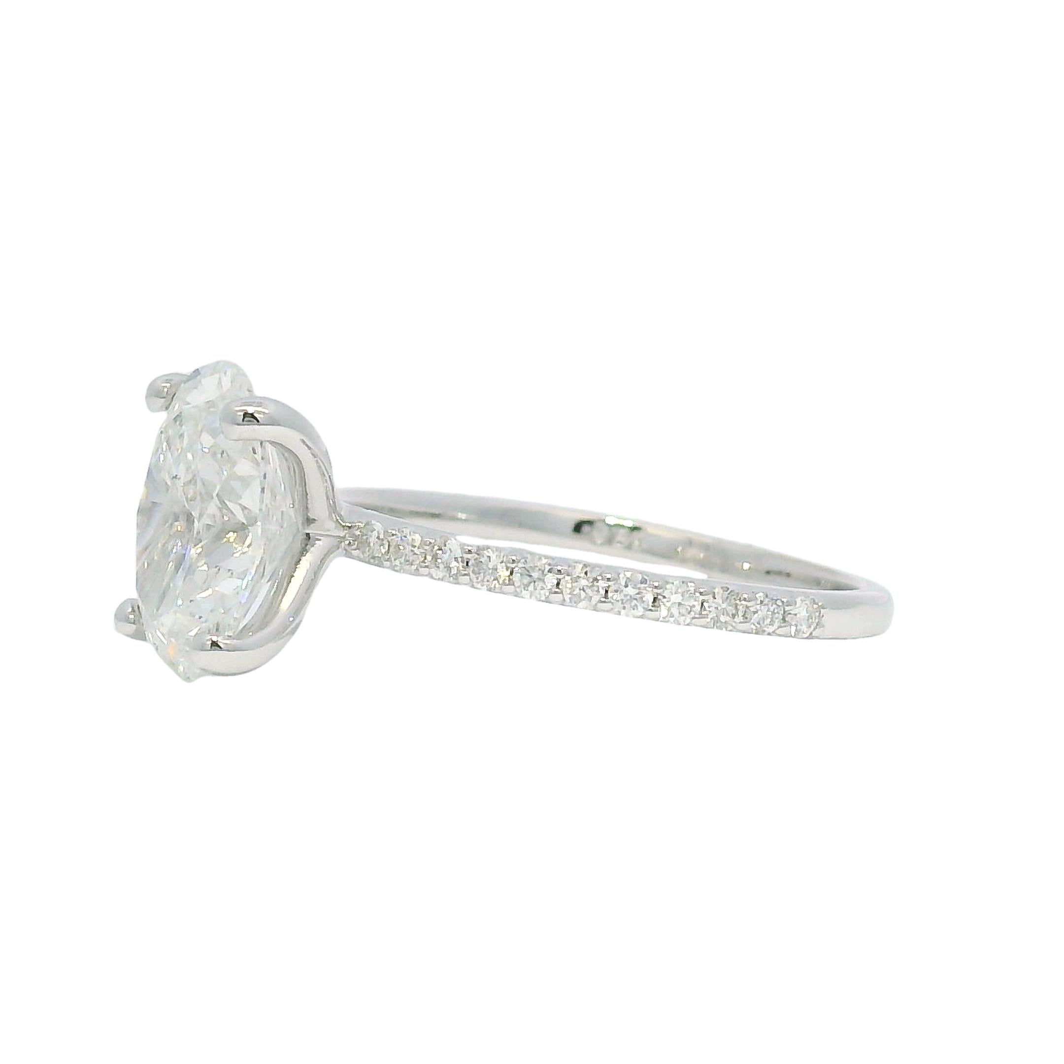 Bague de fiançailles 14 carats de 2,21 carats de taille ovale certifiée GIA Excellent état - En vente à Boca Raton, FL