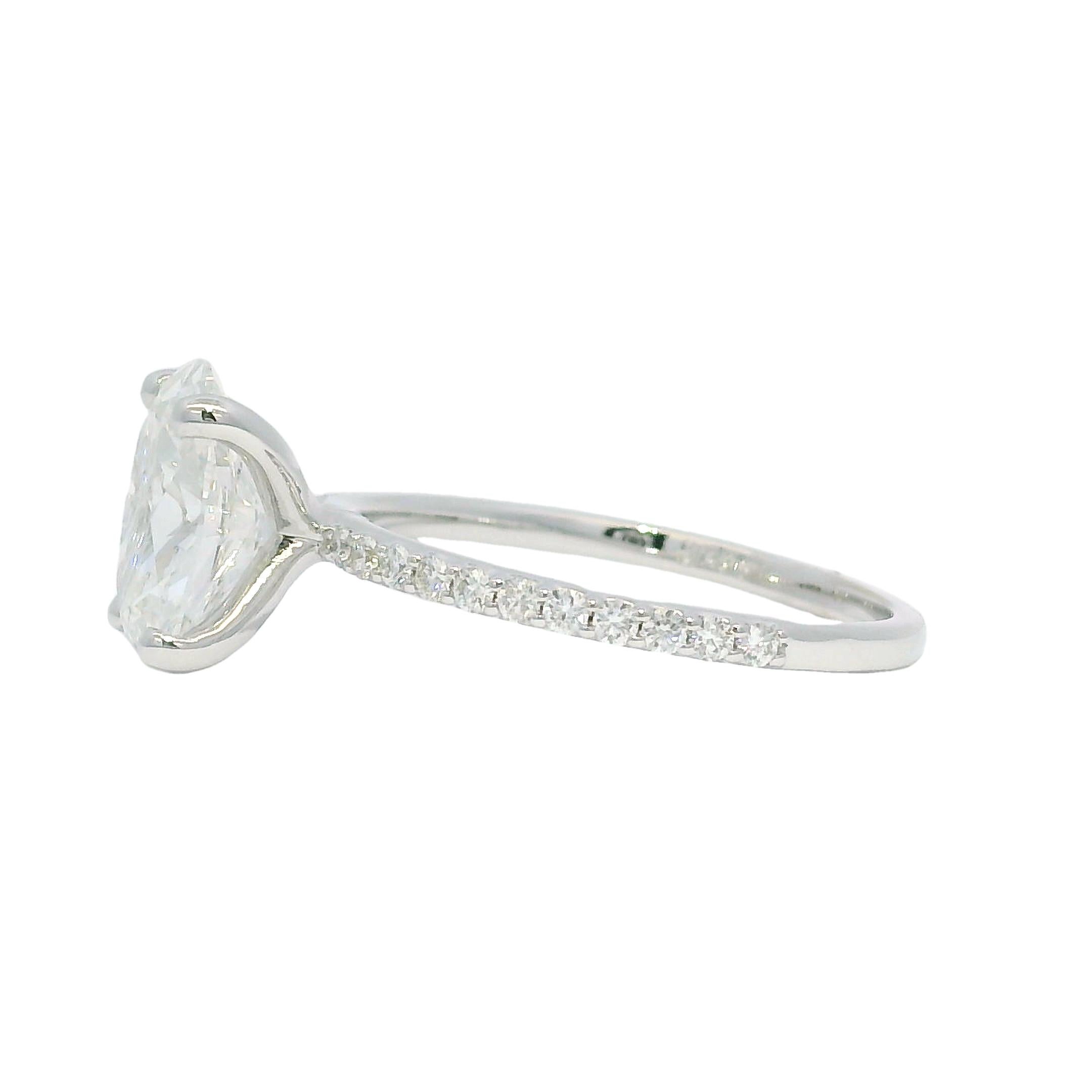 Bague de fiançailles 14 carats de 2,21 carats de taille ovale certifiée GIA Pour femmes en vente