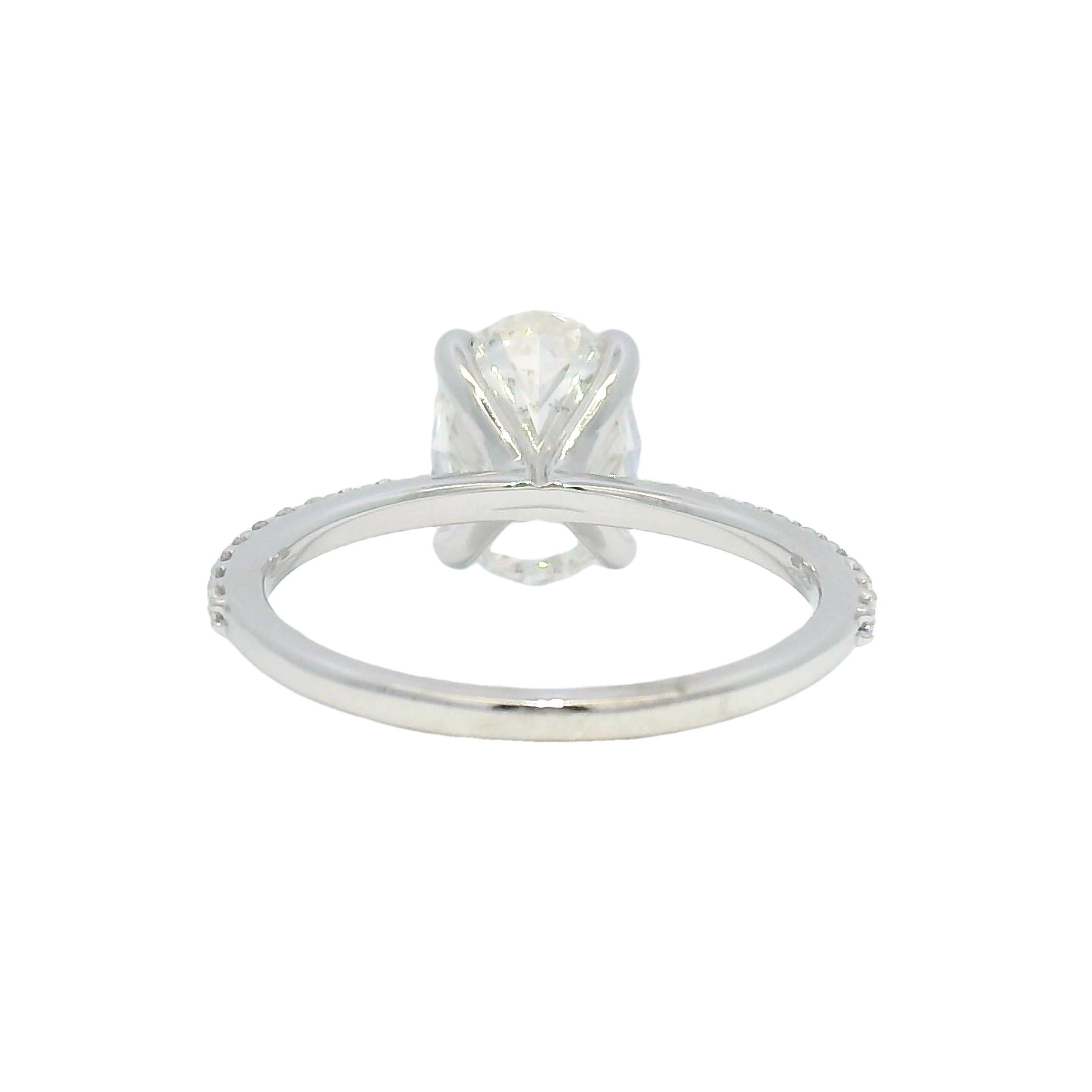 Bague de fiançailles 14 carats de 2,21 carats de taille ovale certifiée GIA en vente 1