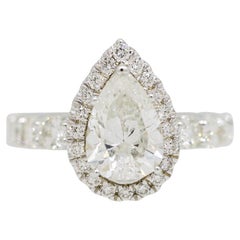 GIA Anillo de Compromiso de 14 Quilates con Diamante Brillante Pera Natural de 2,37 Quilates En Stock