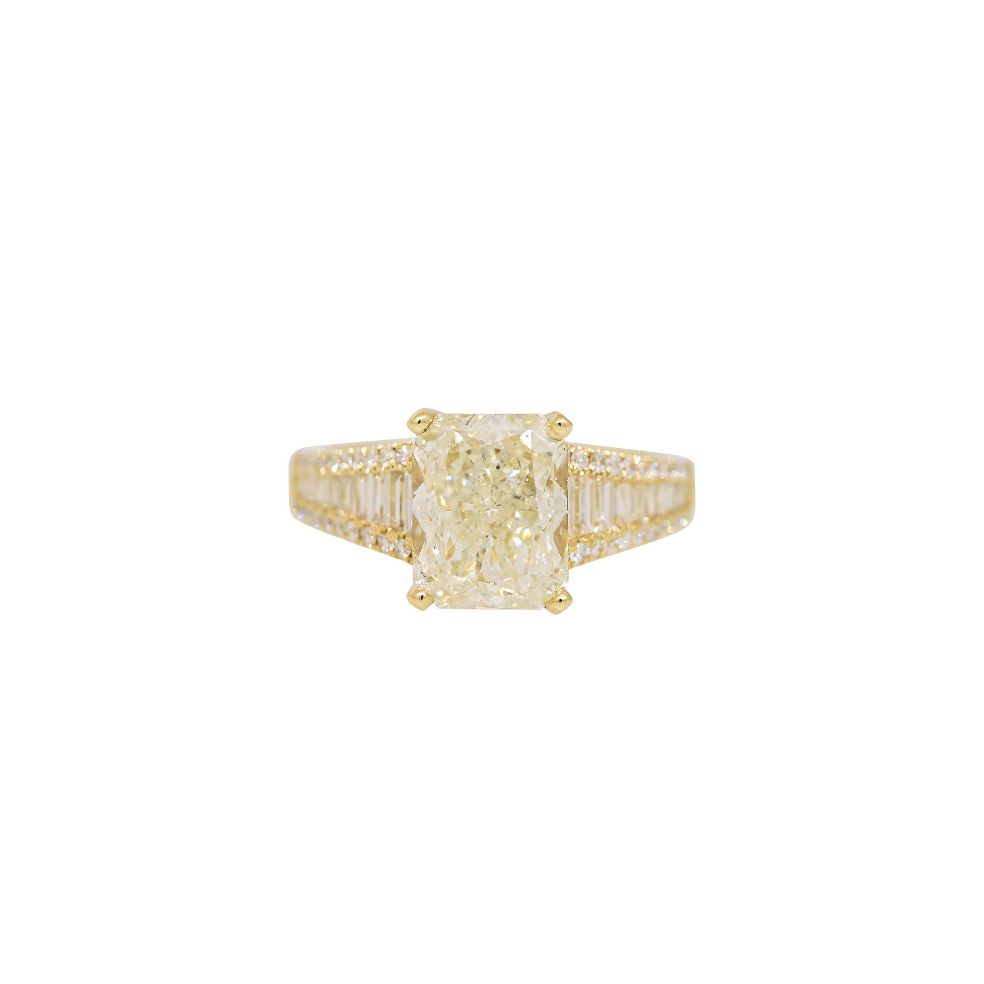 GIA 18k Yellow Gold Natural 3.01 Carat Radiant Cut Diamond Engagement Ring

This exquisite GIA-certified 18k Yellow Gold engagement ring features a 3.01-carat radiant-cut diamond, combining remarkable brilliance with timeless elegance. The radiant
