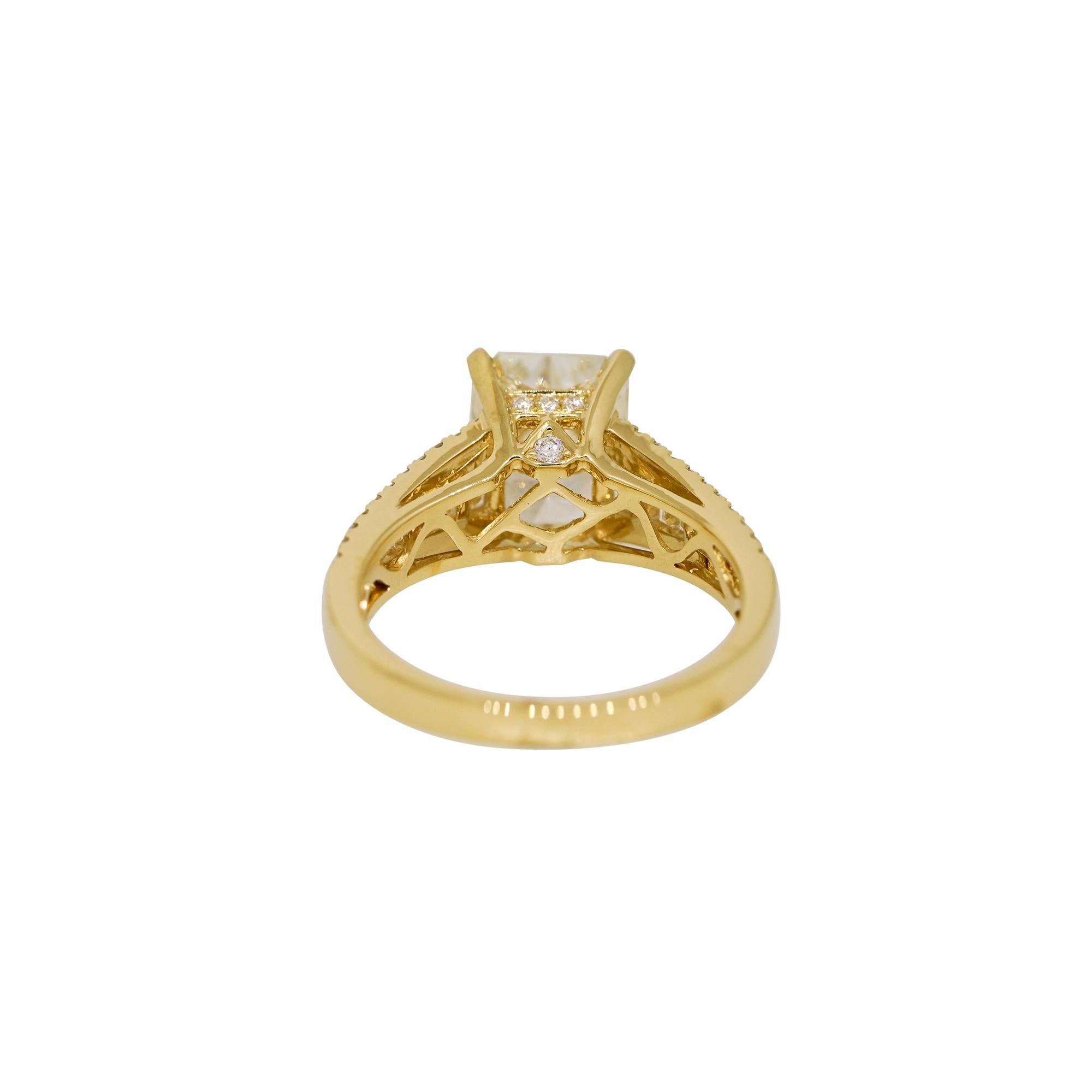 GIA Natural 3.01 Carat Radiant Cut Diamond 18-Karat Engagement Ring In Stock For Sale 1