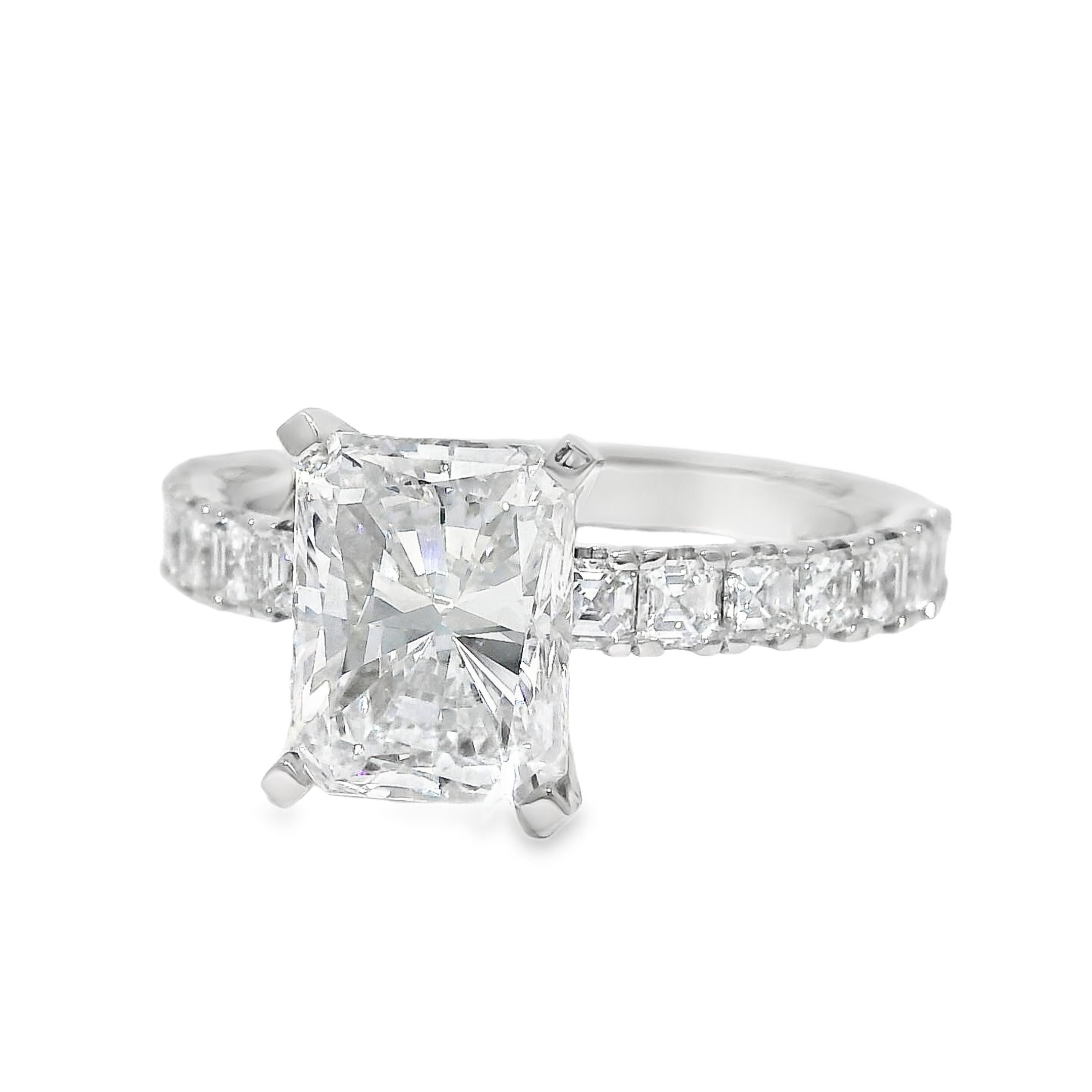 GIA Natural 3.01 Carat Radiant-Cut Diamond Platinum Engagement Ring In Stock In Excellent Condition For Sale In Boca Raton, FL