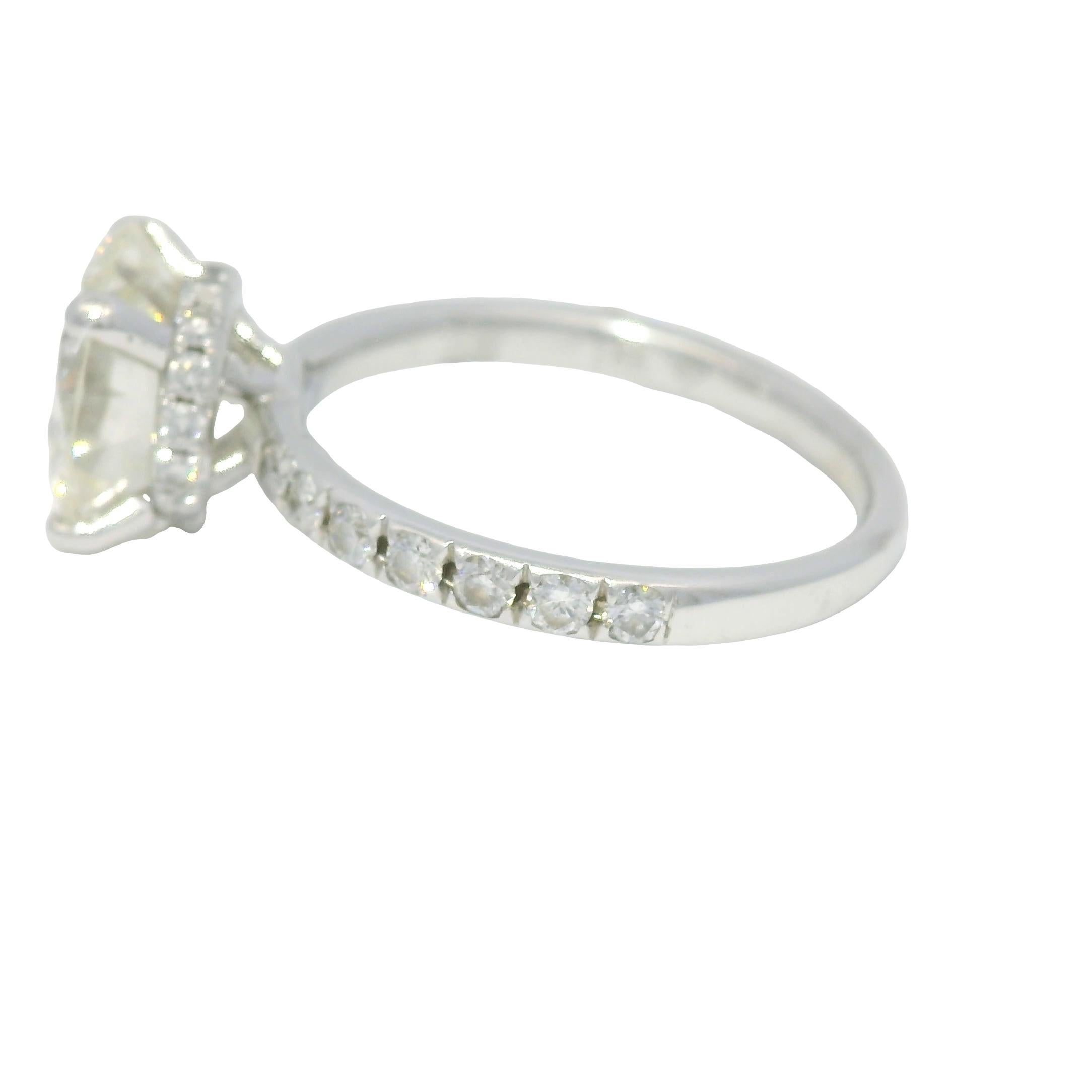 Moderne GIA Nature 3.06 Carat Round Brilliante Diamond 18-Karat Engagement Ring In Stock en vente