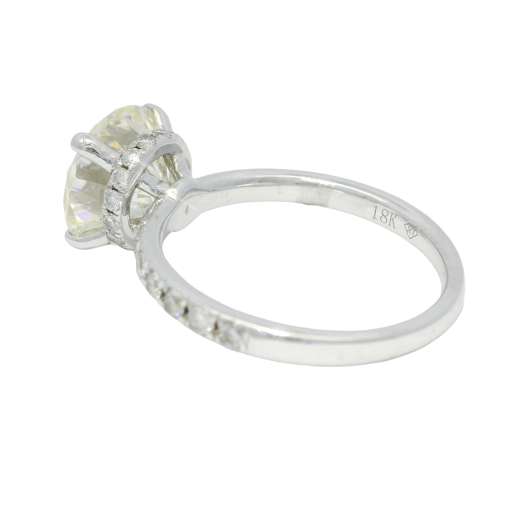 GIA Nature 3.06 Carat Round Brilliante Diamond 18-Karat Engagement Ring In Stock en vente 2
