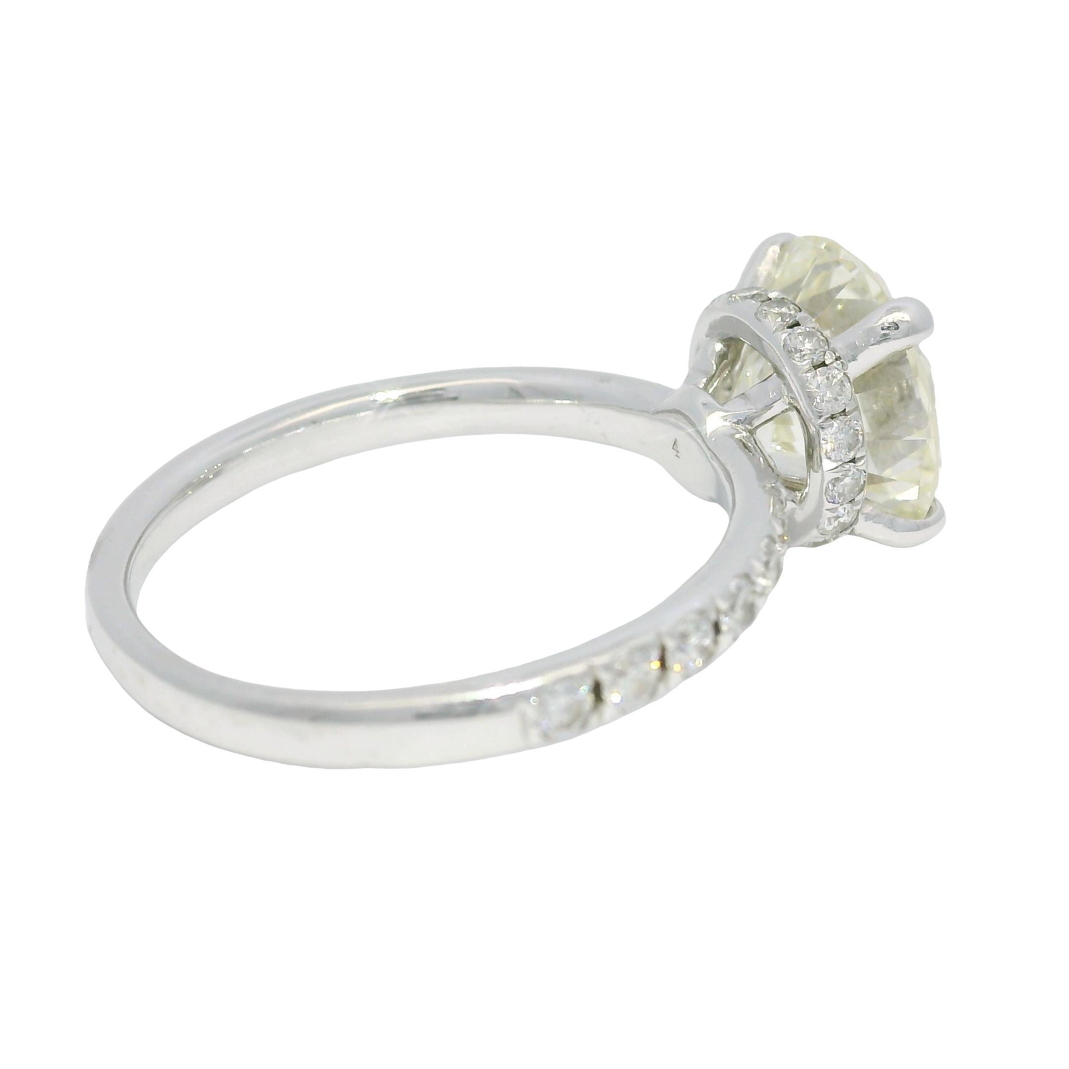 GIA Nature 3.06 Carat Round Brilliante Diamond 18-Karat Engagement Ring In Stock en vente 3
