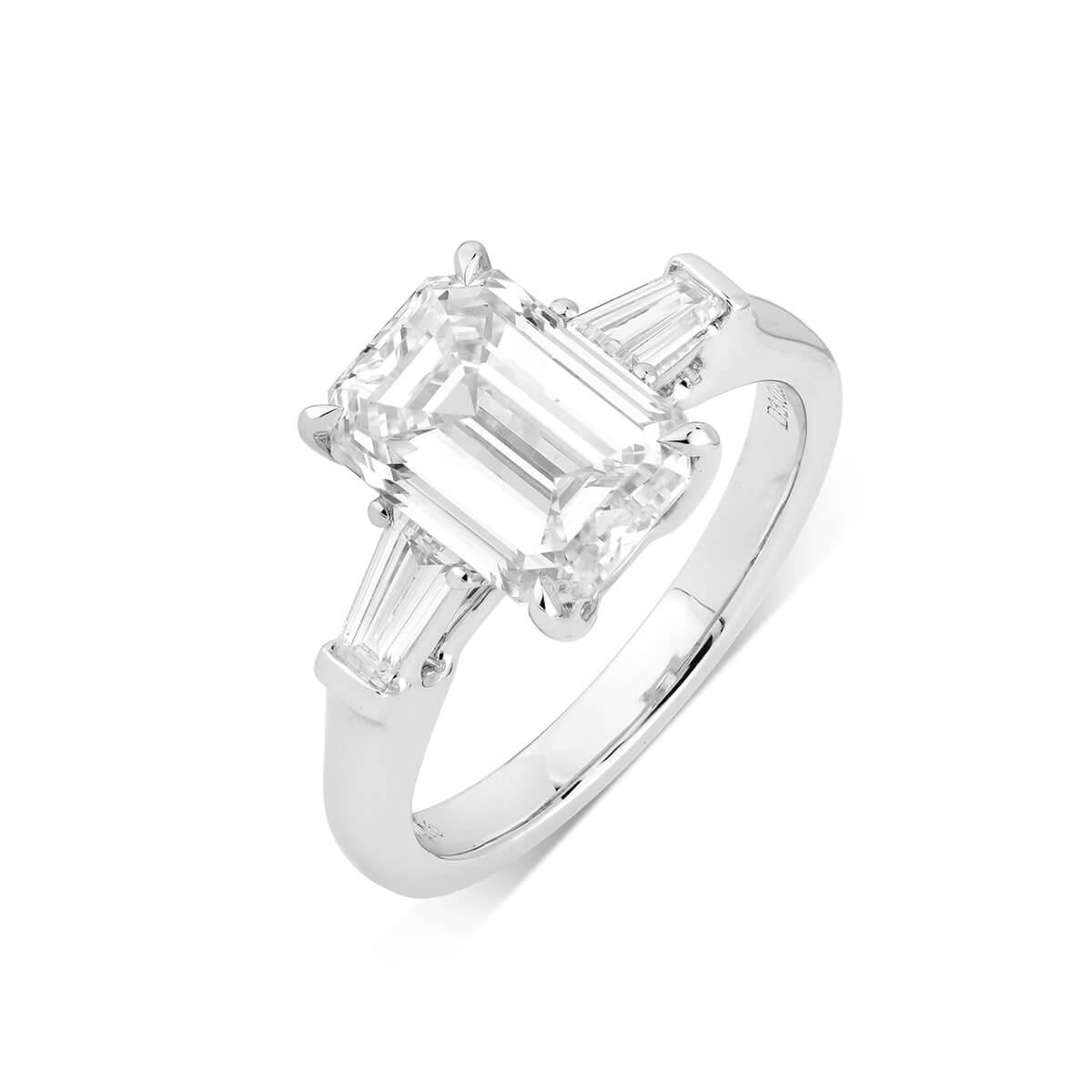 Beautiful Natural White Diamond Engagement Ring. The diamonds are all natural and untreated making up a total of 3.37 Carats. This piece has been expertly crafted using 18 Karat White Gold.
It is GIA certified. 
This item can be adjusted, resized