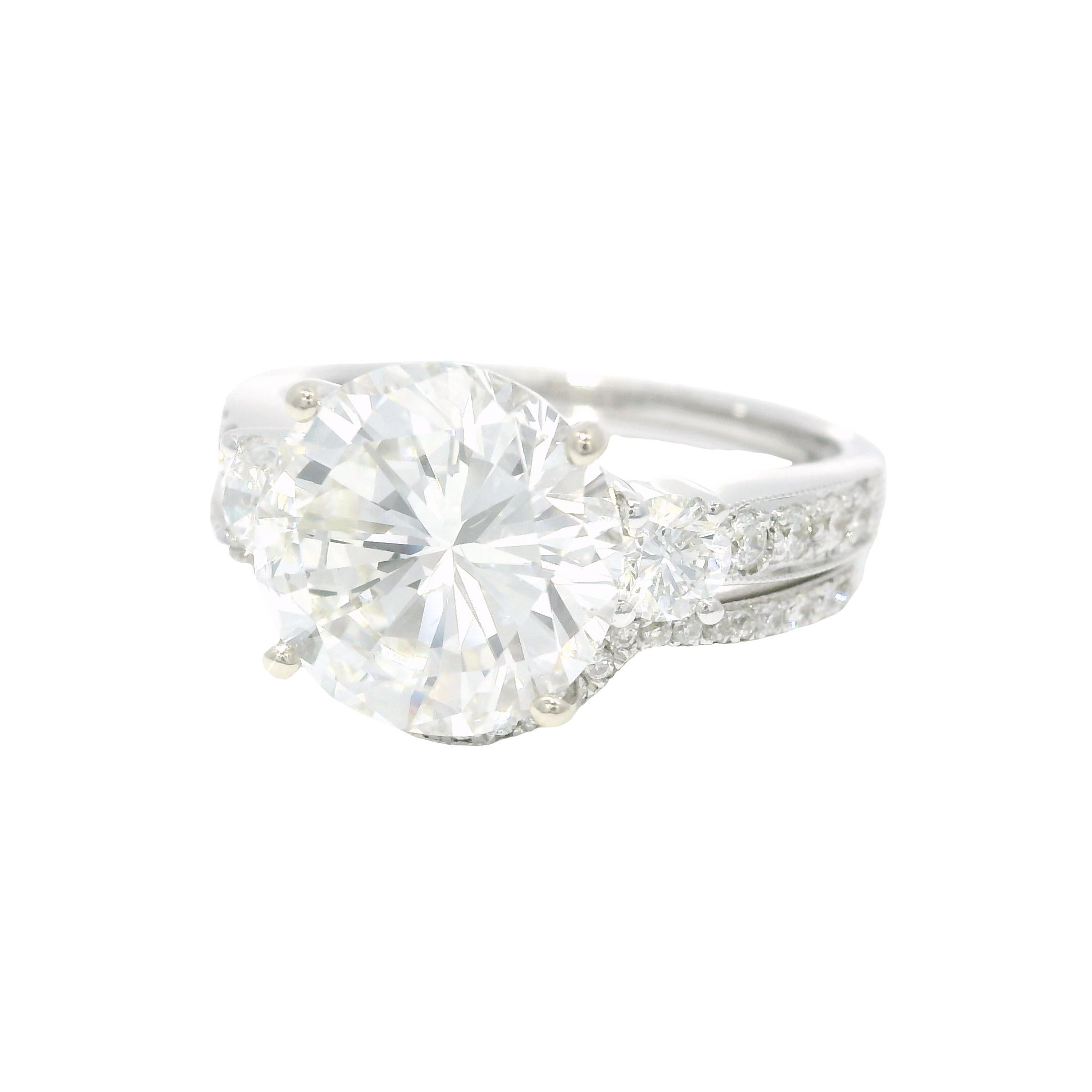 GIA Natural 3.51 Carat Round Brilliant Diamond 18-Karat Engagement Ring In Stock in vendita 6