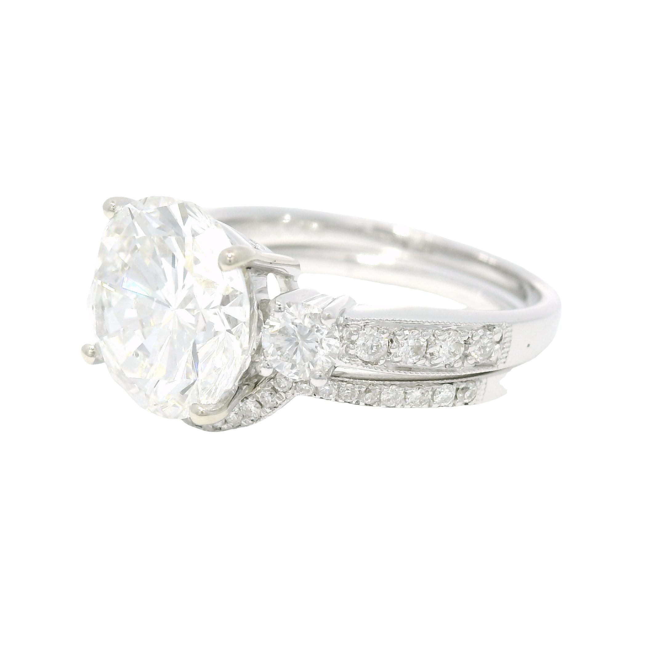 GIA Natural 3.51 Carat Round Brilliant Diamond 18-Karat Engagement Ring In Stock in vendita 1