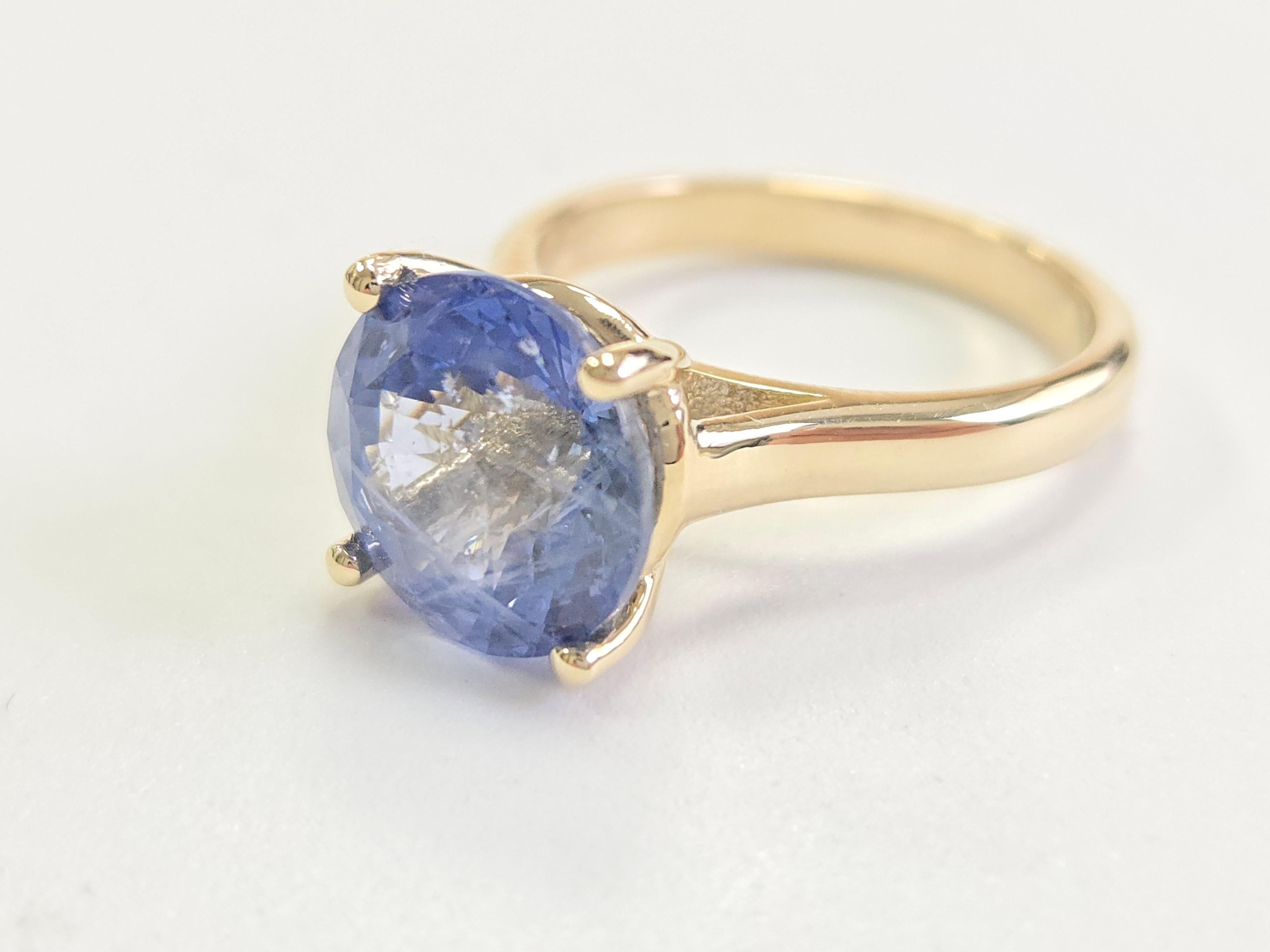 GIA Natural 5.60 Carats Round Shape Sapphire Ring 14 Karat Yellow Gold For Sale 5