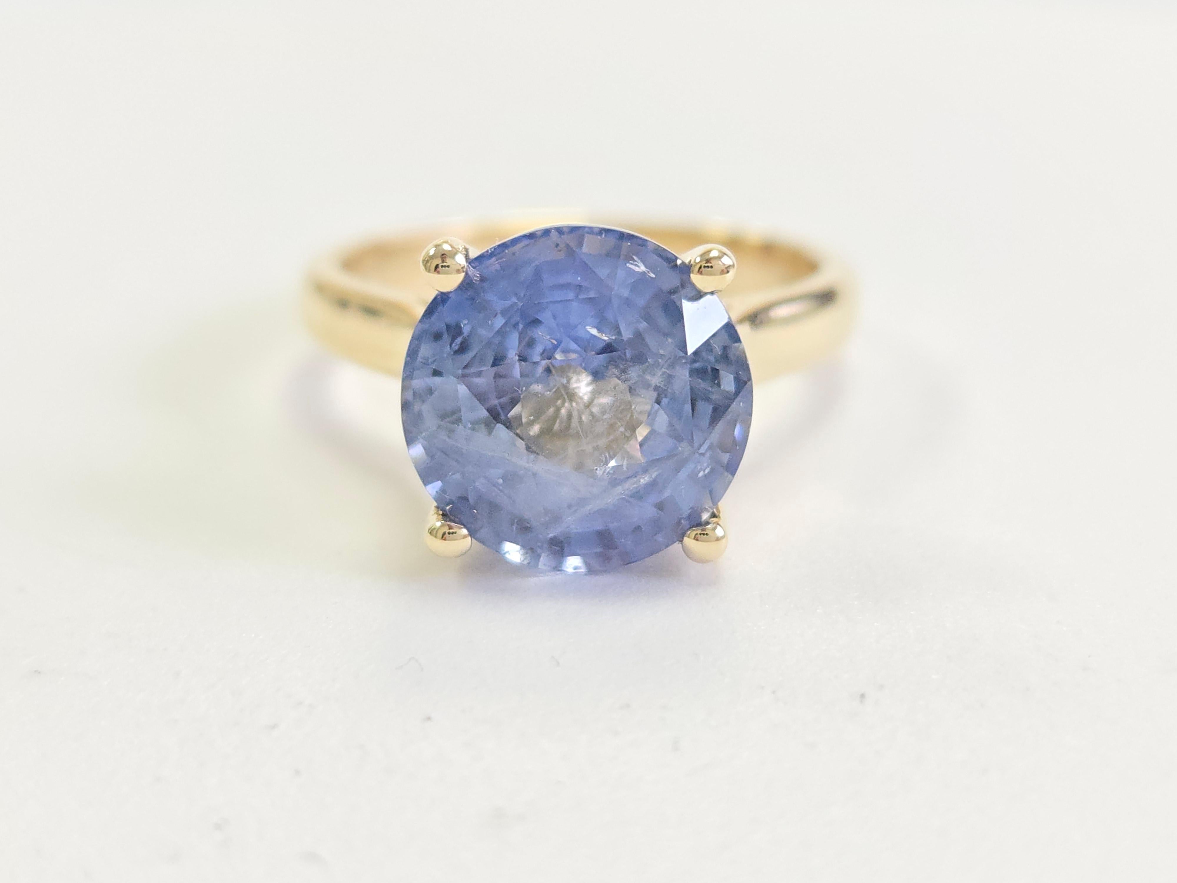 GIA Natural 5.60 Carats Round Shape Sapphire Ring 14 Karat Yellow Gold For Sale 6