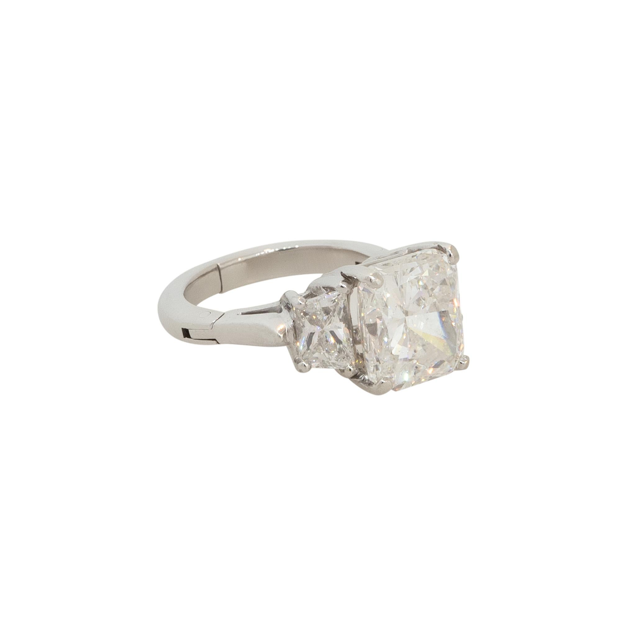 Taille radiant Bague de fiançailles en platine avec diamant naturel taille radiant de 6,53 carats certifié GIA, en stock en vente