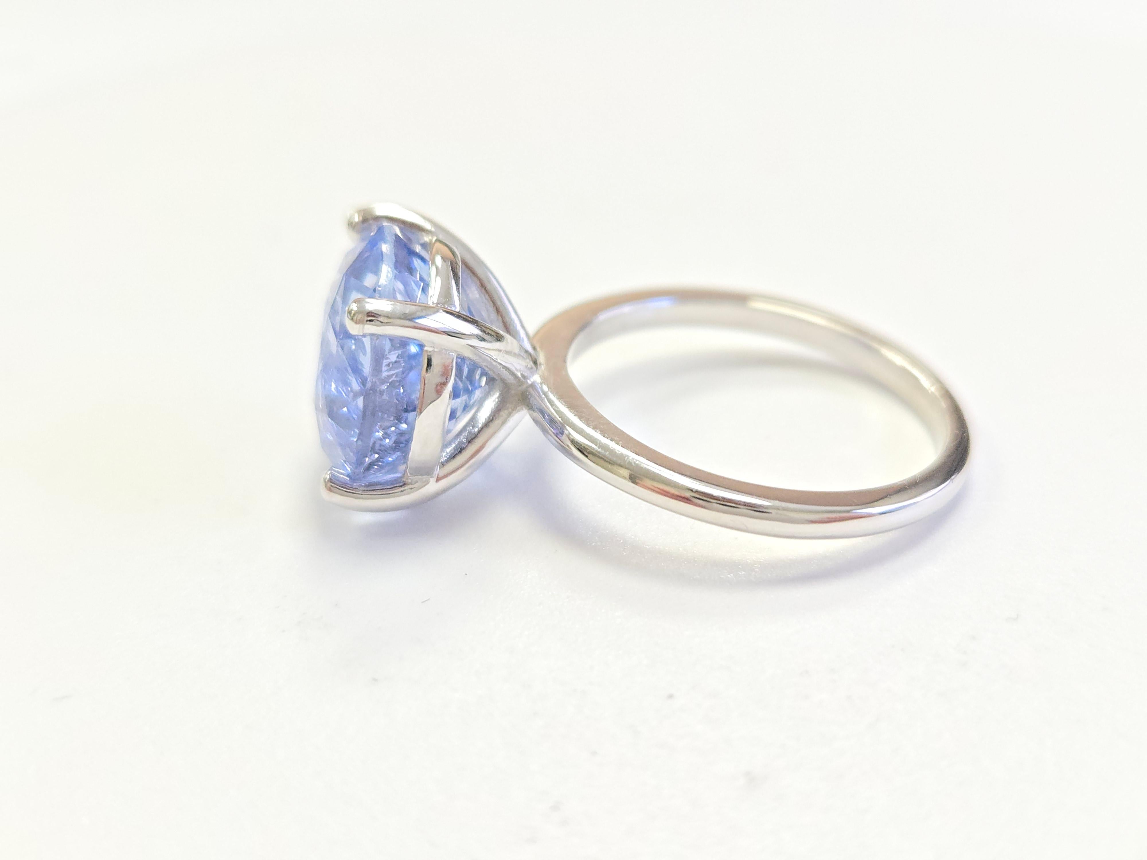 GIA Natural 8.48 Carats Round Shape Sapphire Ring 14 Karat White Gold In New Condition In Great Neck Plaza, NY