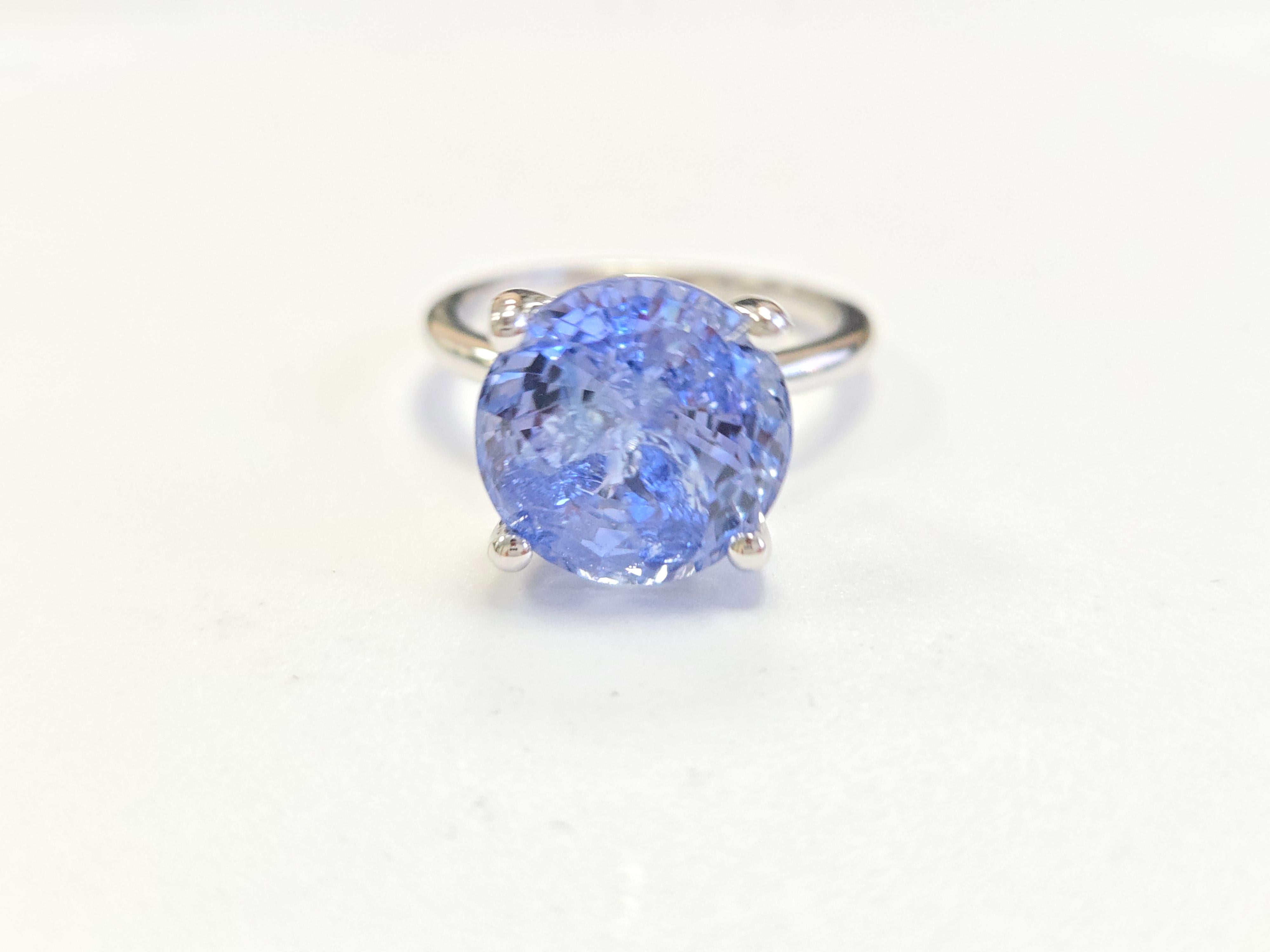 GIA Natural 8.48 Carats Round Shape Sapphire Ring 14 Karat White Gold 2
