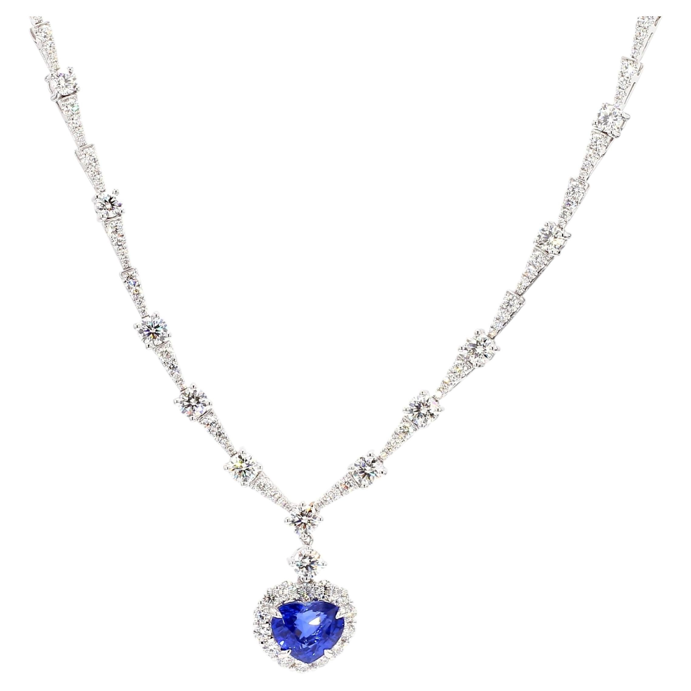 GIA Collana in oro con zaffiro blu naturale e diamanti da 11,82 carati TW in vendita