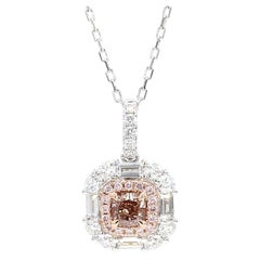 GIA Natural Fancy Pinkish Brown Cushion Diamond 1,66 Karat TW Gold Anhänger