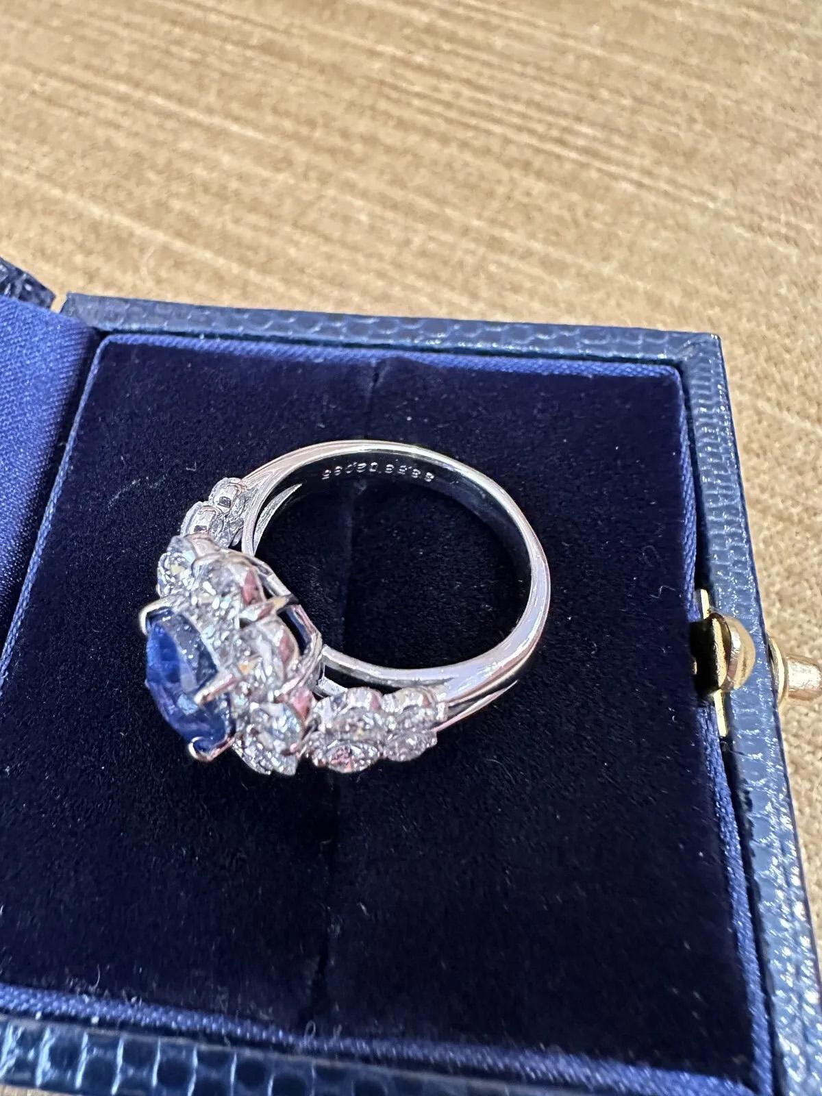 GIA Natural No Heat Burma Sapphire 3.53 Carat in Diamond Platinum Ring For Sale 1