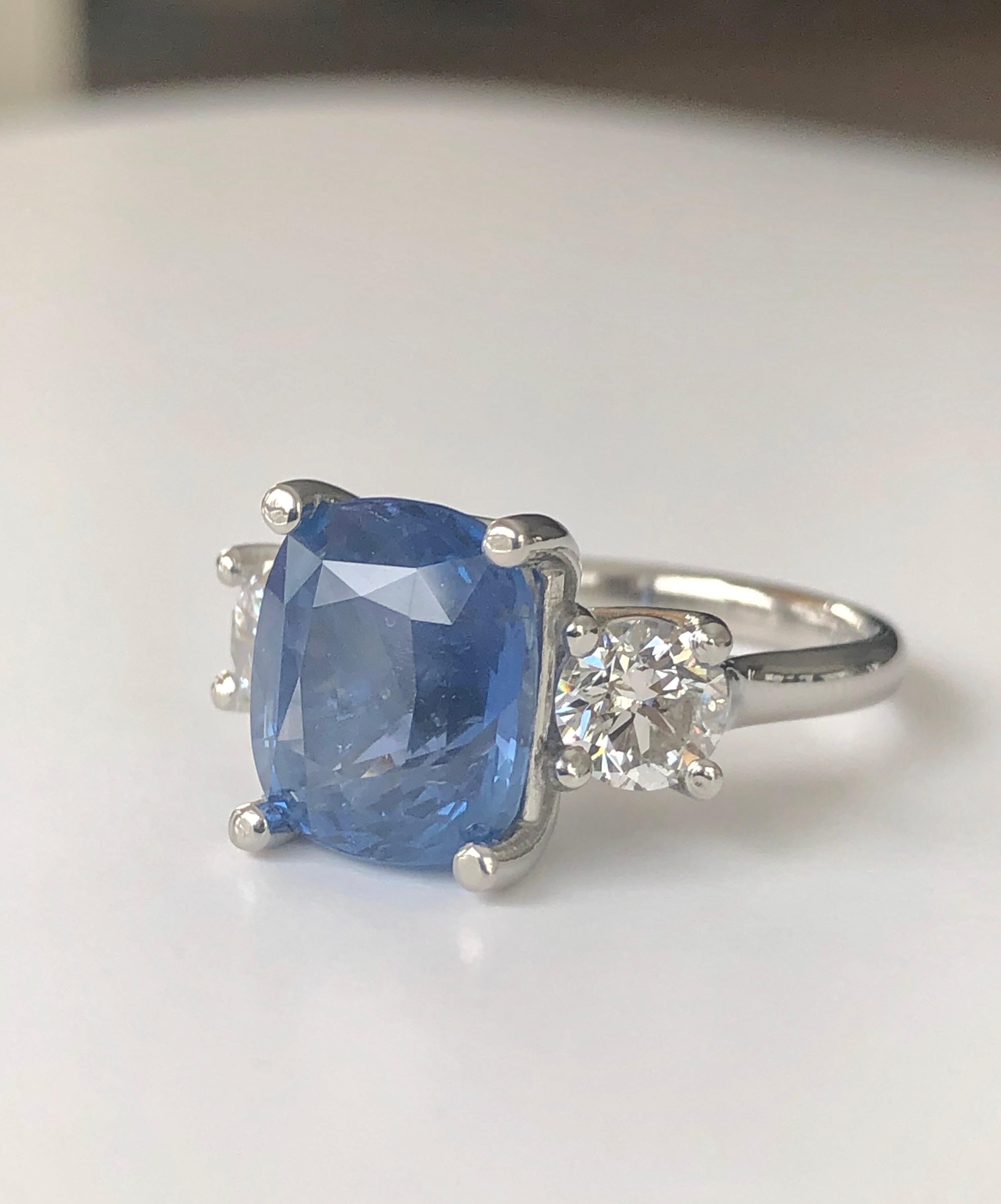 GIA Natural No Heat Ceylon Sapphire and Diamond Engagement Platinum Ring For Sale 3