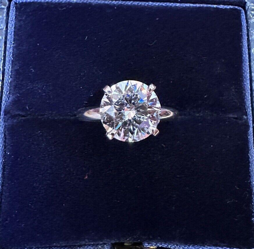 GIA Natural Round Brilliant Diamond 2.58 carat J-VS2 Ring in Platinum In Excellent Condition For Sale In La Jolla, CA