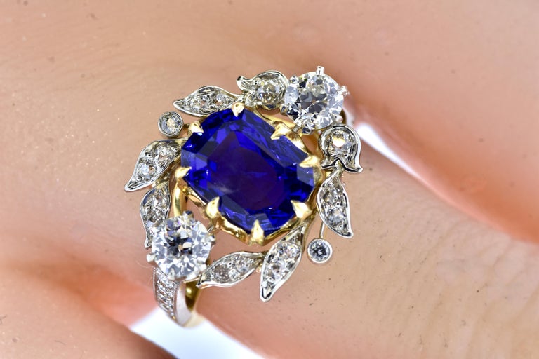 GIA Natural Unheated Ceylon Sapphire 4.54 cts. & Diamond Antique Ring, c. 1920 In Excellent Condition For Sale In Aspen, CO