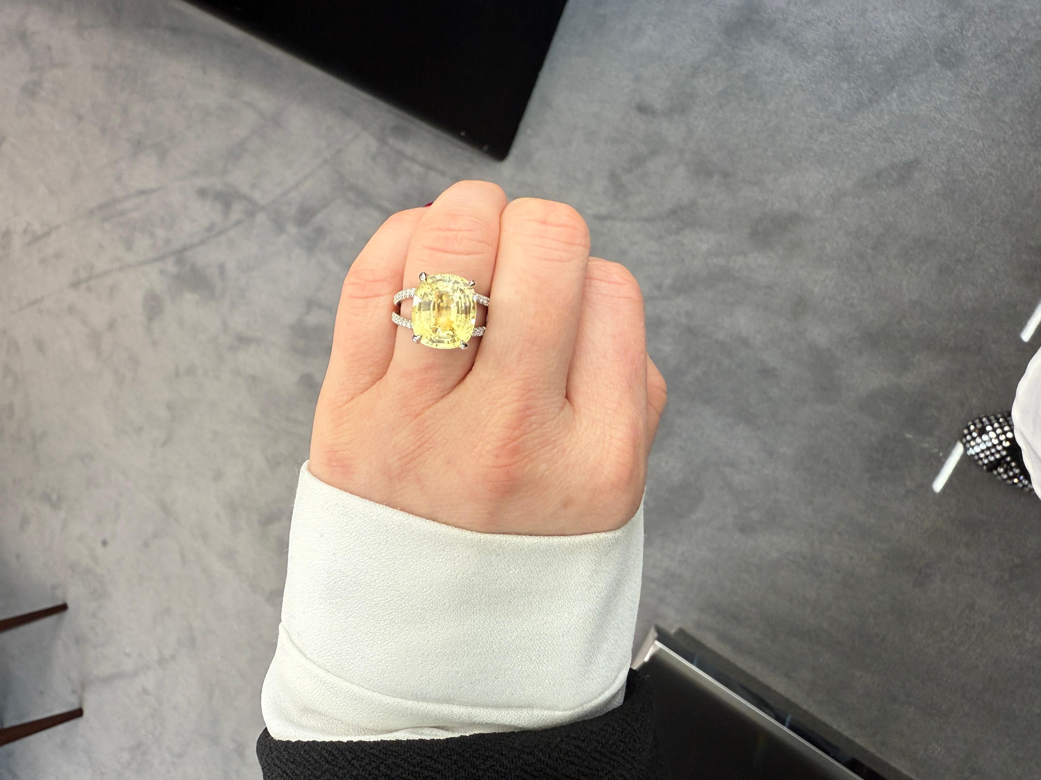 GIA-Cocktailring mit unbehandeltem 10,19 Karat gelbem Sri Lanka-Saphir im Angebot 6