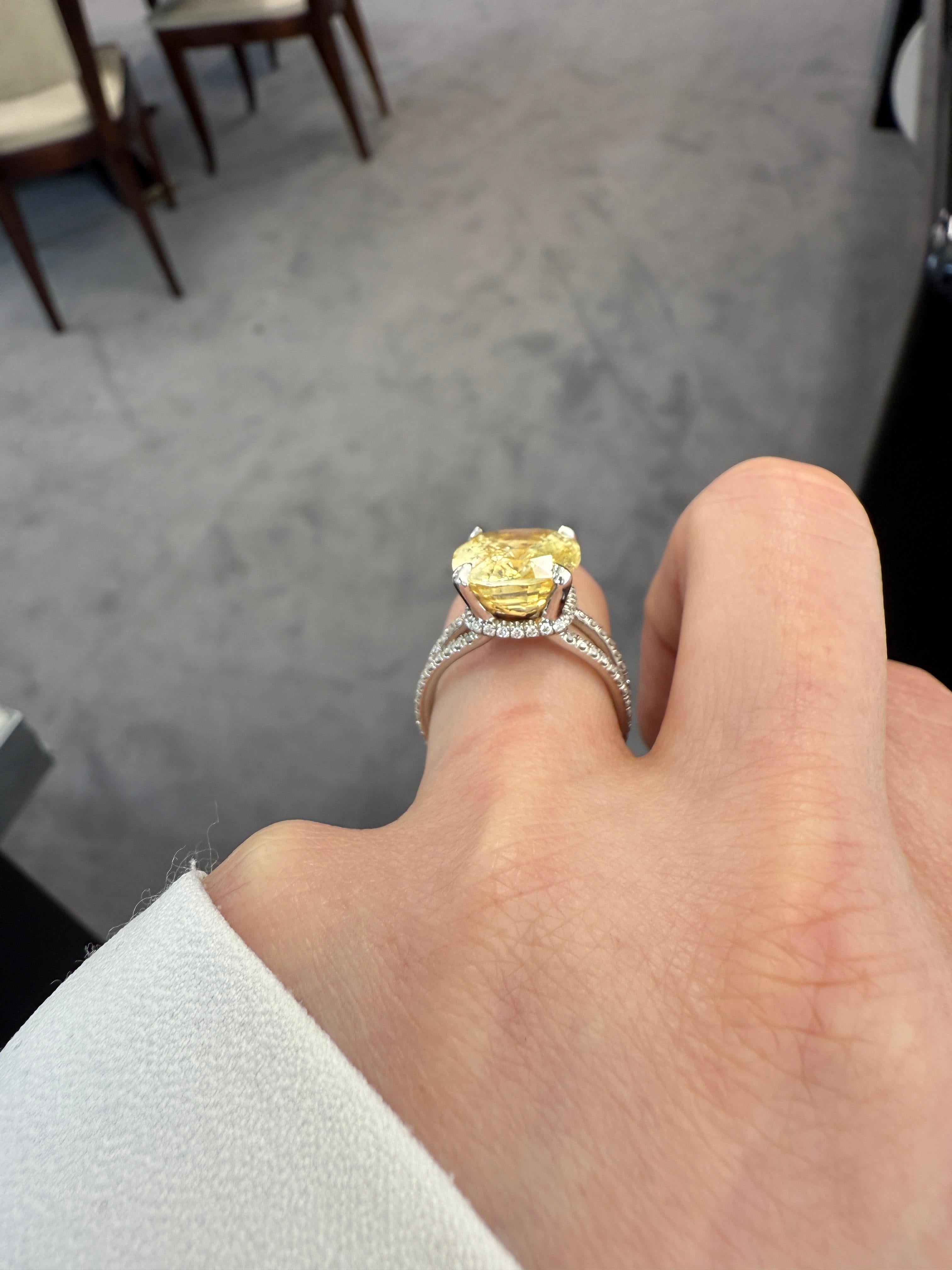 GIA-Cocktailring mit unbehandeltem 10,19 Karat gelbem Sri Lanka-Saphir im Angebot 7
