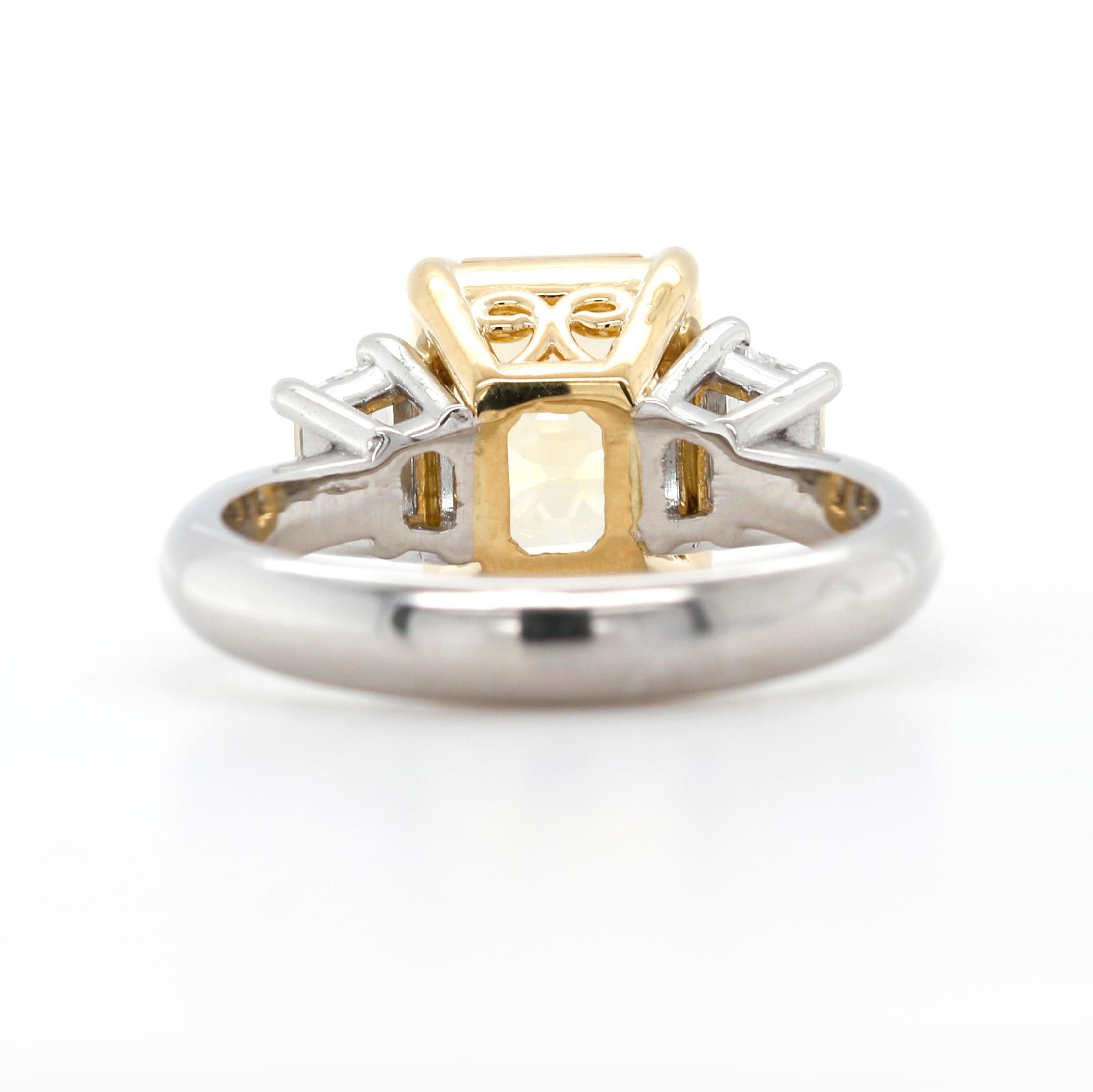 GIA No Heat 5.59 Carat Yellow Sapphire and Diamond Ring in 18k White Gold In New Condition For Sale In Boca Raton, FL