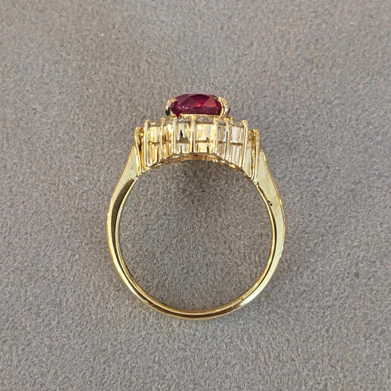 GIA No Heat Rubis de Birmanie 3.00 ct dans une monture en or jaune 18k et diamant en vente 2