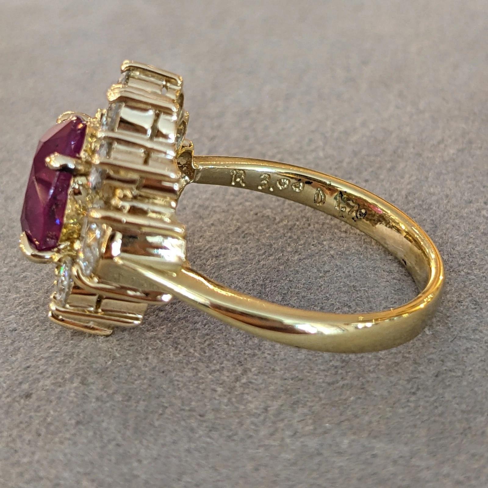 GIA No Heat Rubis de Birmanie 3.00 ct dans une monture en or jaune 18k et diamant en vente 3