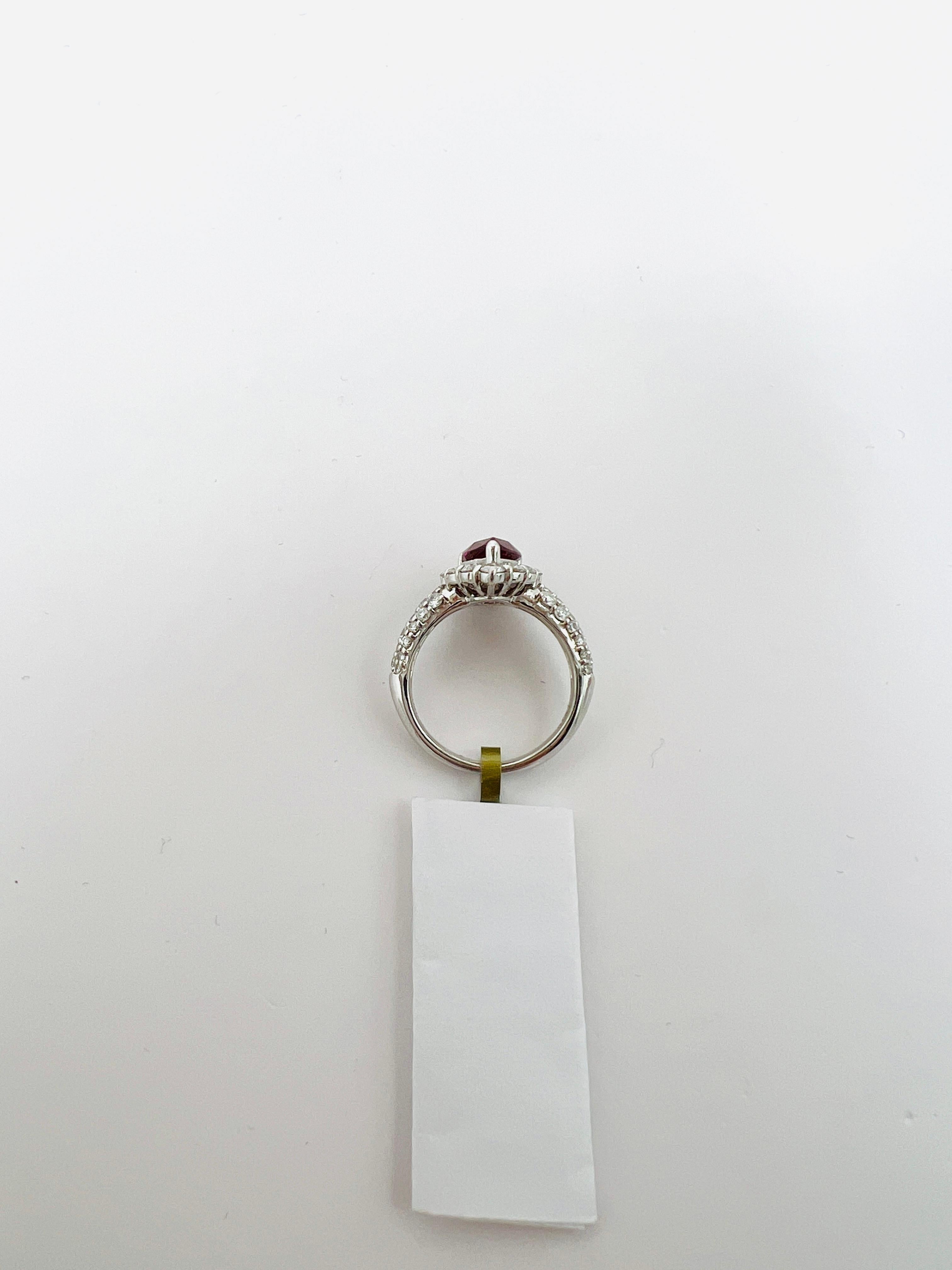 GIA Ring aus Platin mit unbehandeltem Mosambik-Rubin in Birnenform und weißem Diamanten in Platin im Angebot 2
