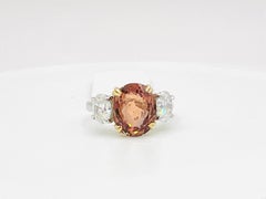 GIA Sin Calor Zafiro Oval y Diamante Blanco Anillo de Tres Piedras en Platino y 18K