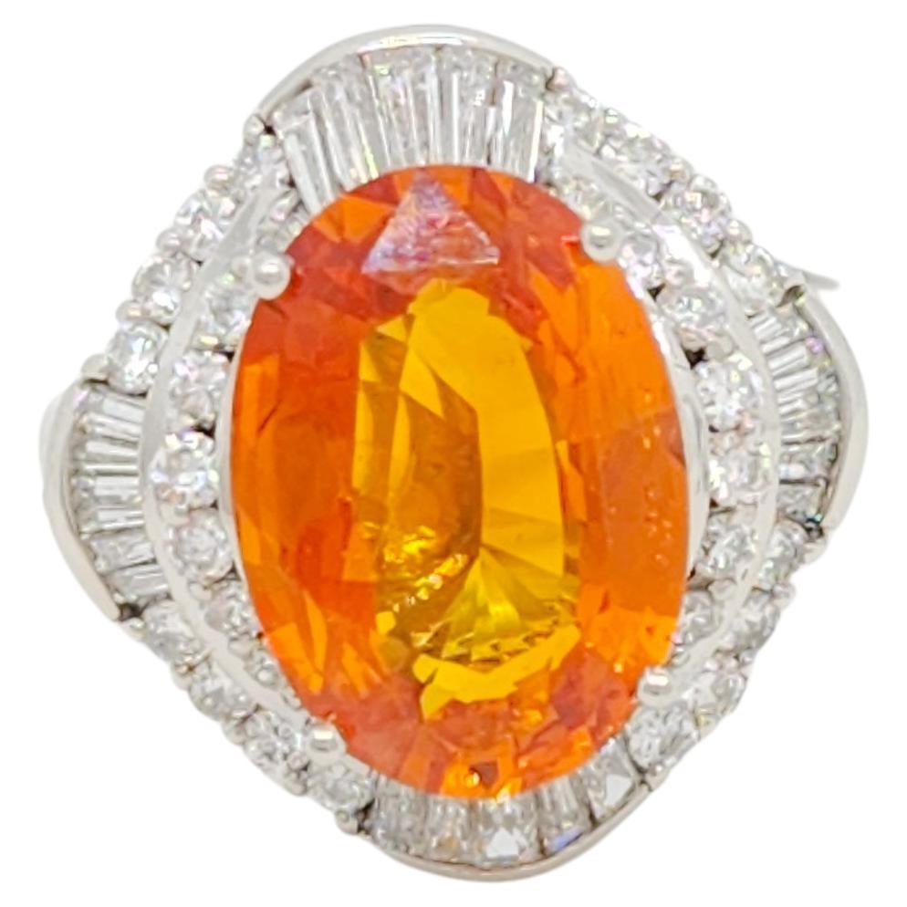 Bague cocktail en platine avec saphir orange et diamants blancs taille ovale certifiés GIA