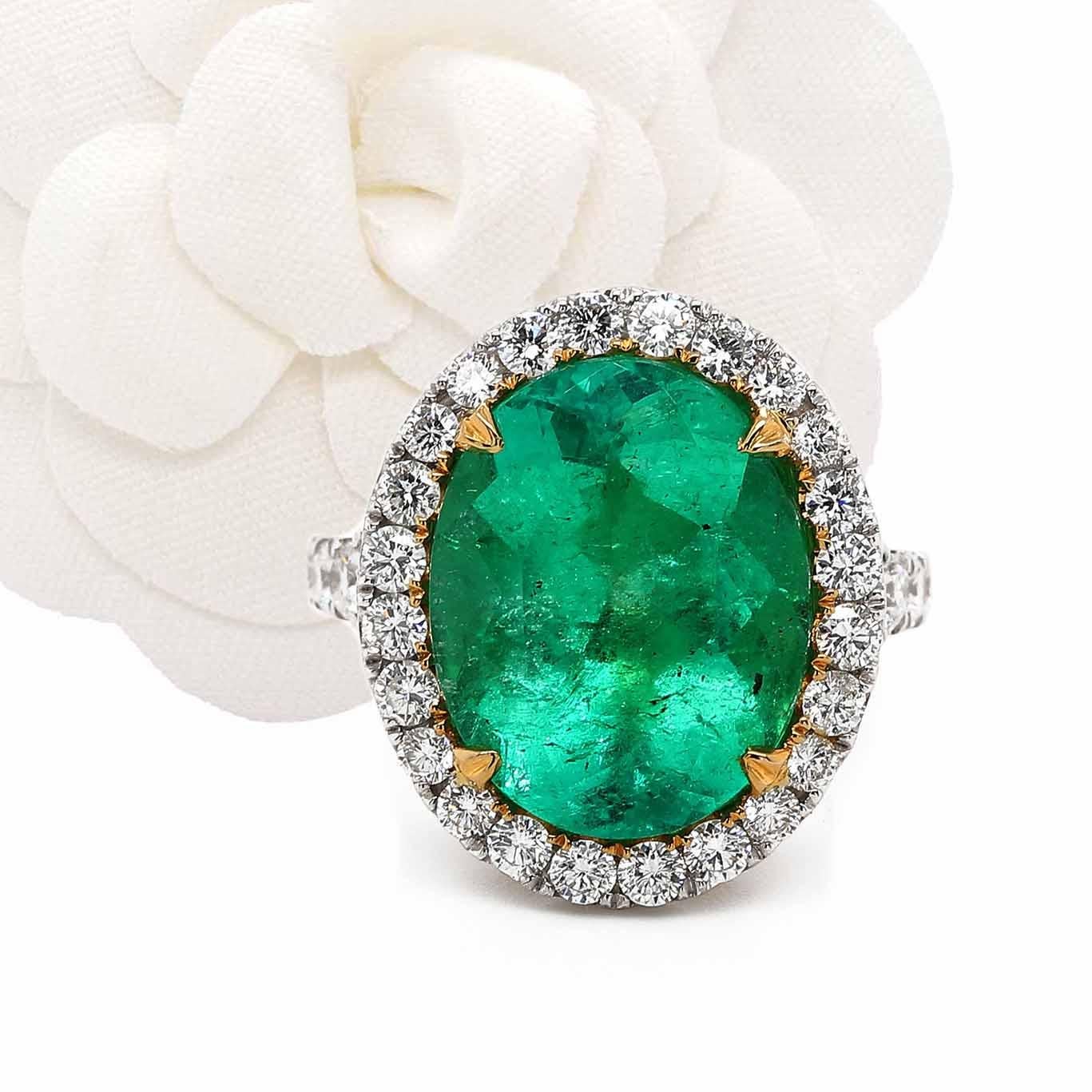 GIA Oval Emerald Ring in 18k 2 Tone In New Condition For Sale In Houston, TX