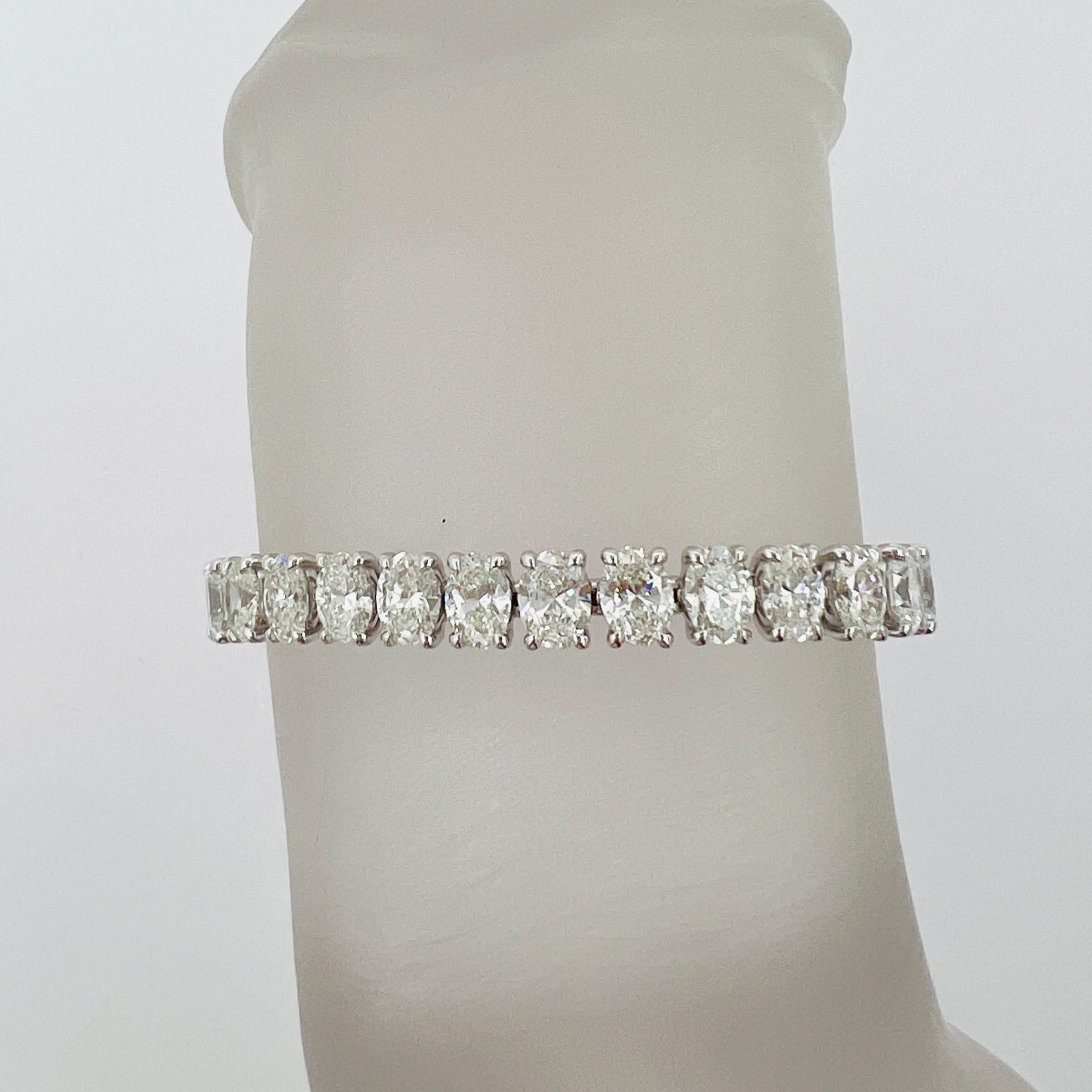 Femenino o masculino GIA Pulsera de tenis con diamantes ovalados de medio quilate cada uno en oro blanco de 18 quilates en venta