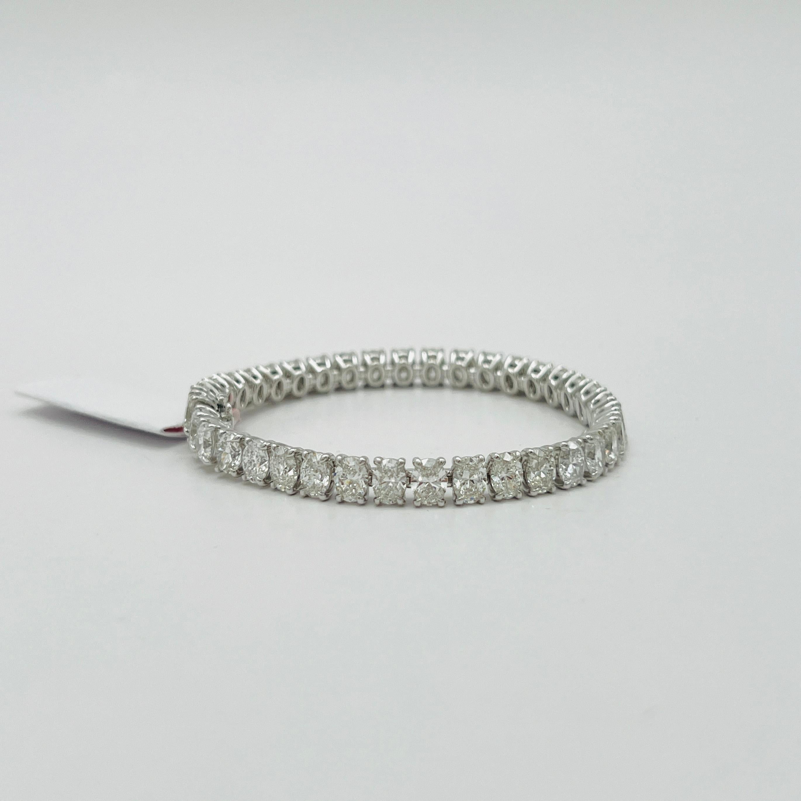 GIA Pulsera de tenis con diamantes ovalados de medio quilate cada uno en oro blanco de 18 quilates en venta 2