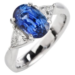 Platinring mit drei Steinen, GIA Ovalform, natürlicher Saphir, Diamant