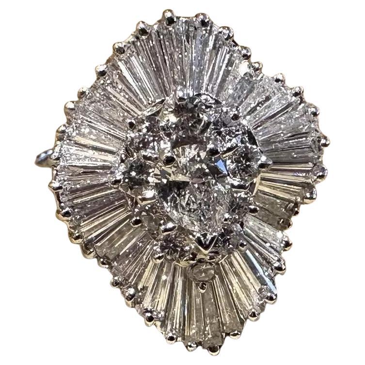 Anello con diamante naturale GIA Pear Center D-SI1 Ballerina in platino