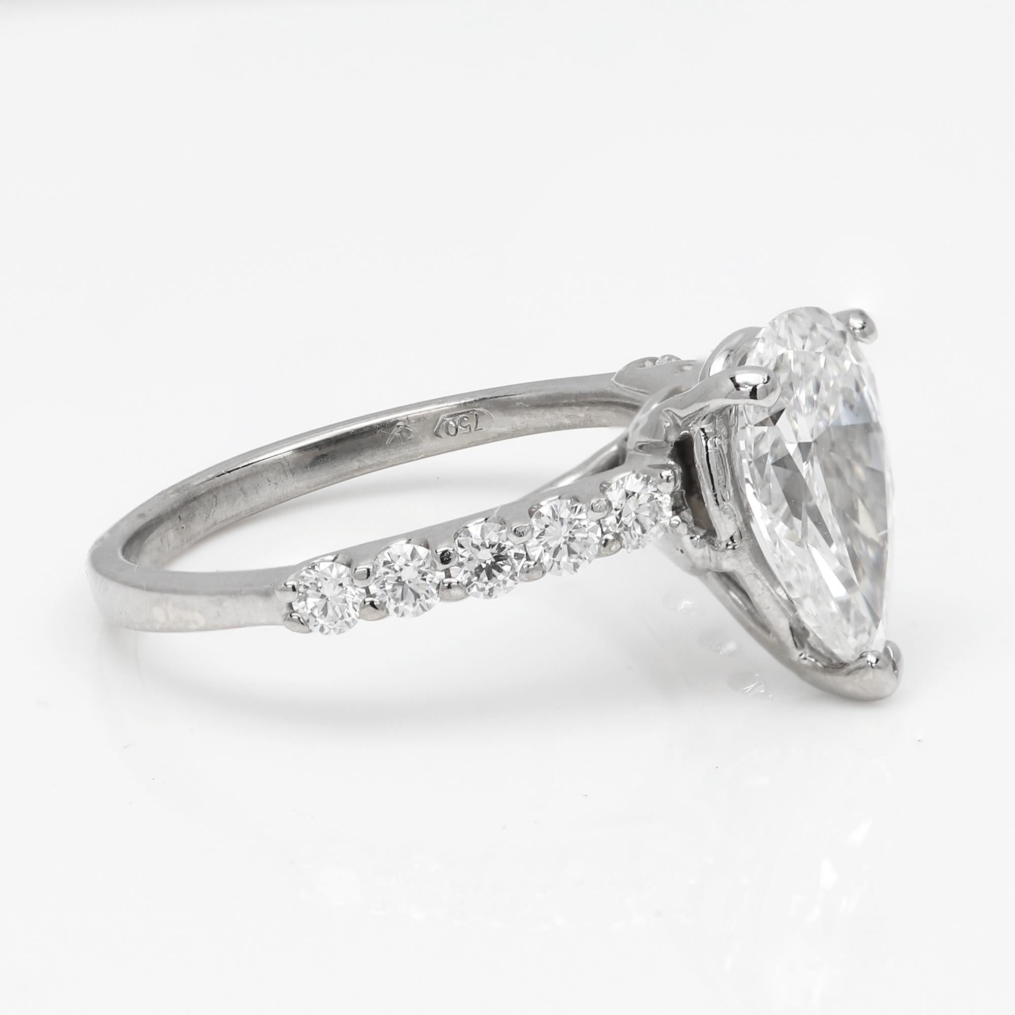 GIA Pear Shape Diamond Ring 2.07 Natural Diamond F-SI Engagement Ring 18 karat For Sale 6