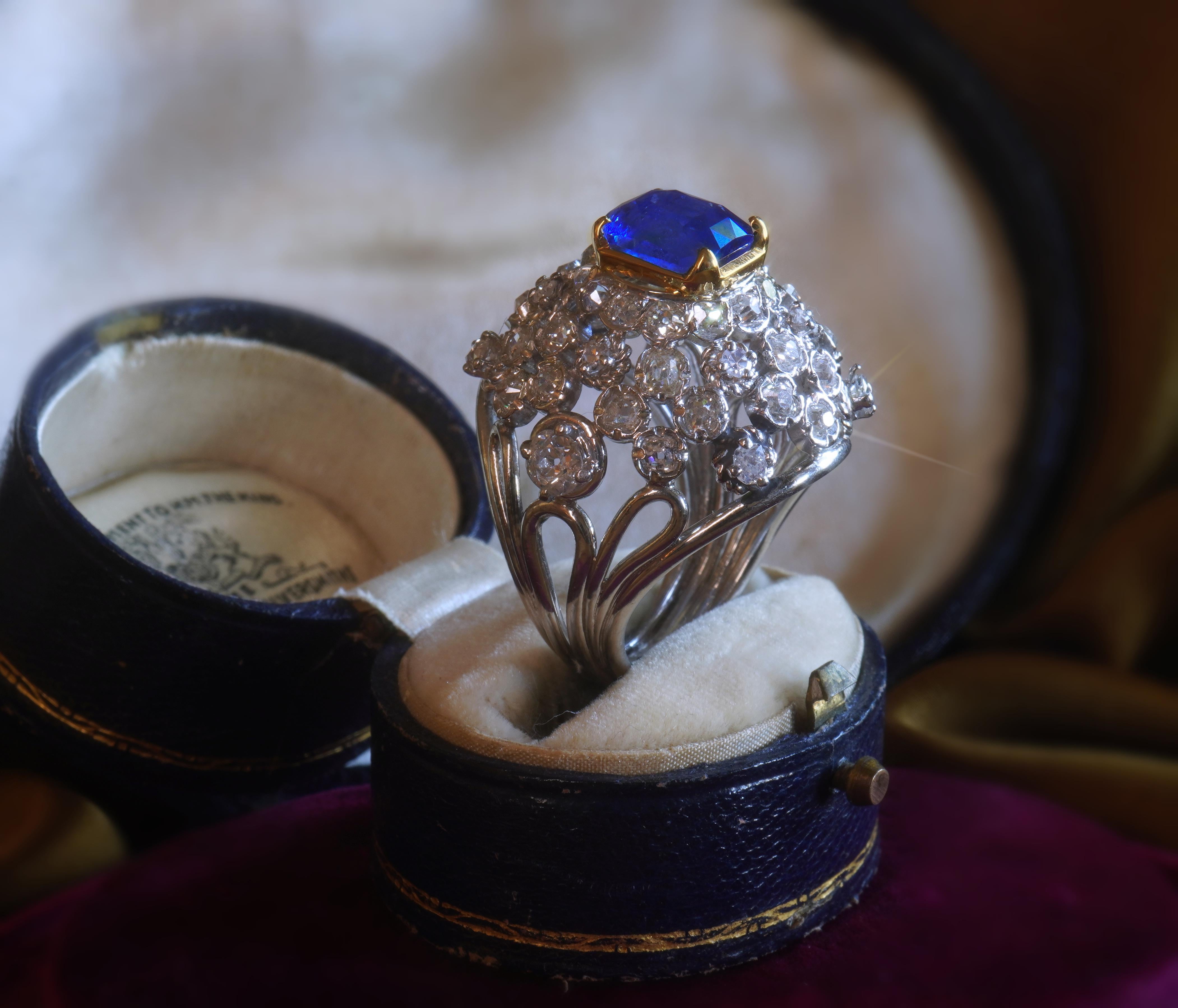 Cushion Cut GIA Platinum 18K Blue Sapphire Diamond Huge Ring Unheated Ceylon Mine 8.27 Cts For Sale