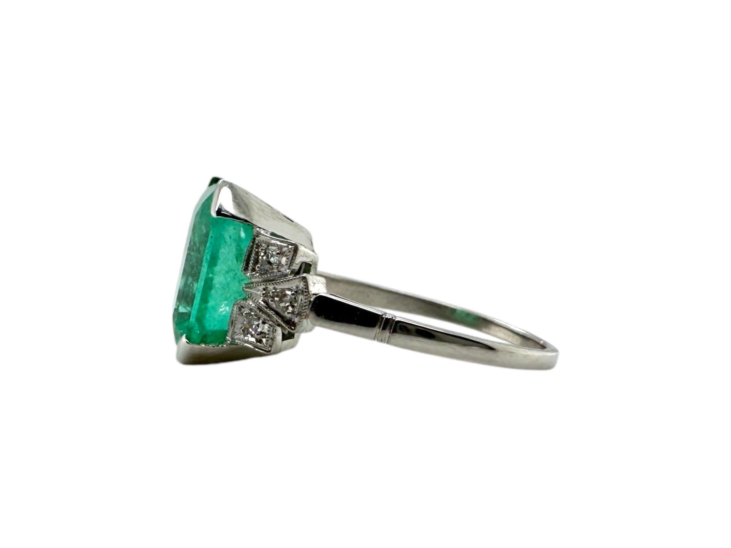 GIA Anello di platino Art Deco con smeraldo colombiano da 5,47 carati in vendita 4