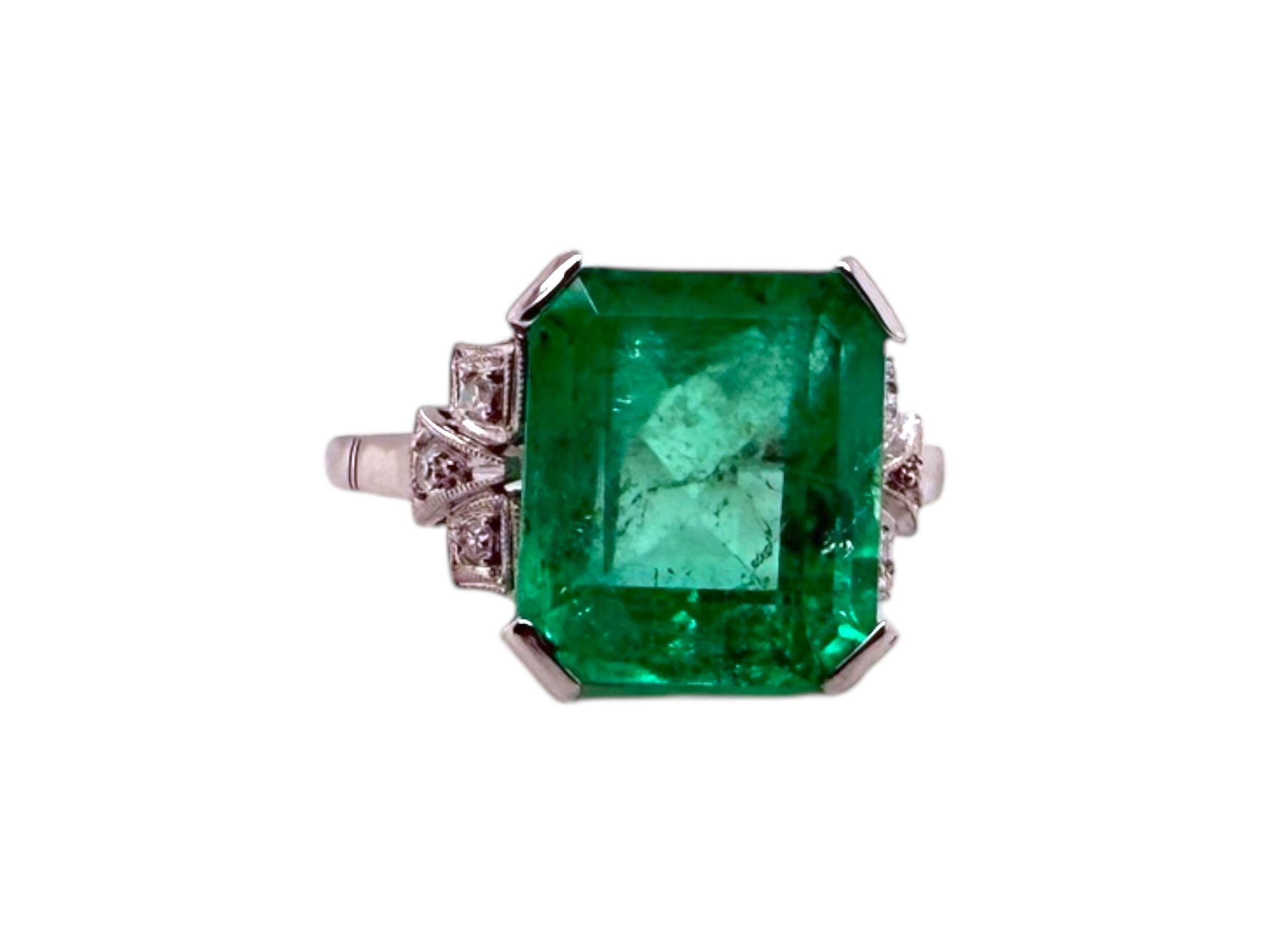 GIA Anello di platino Art Deco con smeraldo colombiano da 5,47 carati in vendita 1